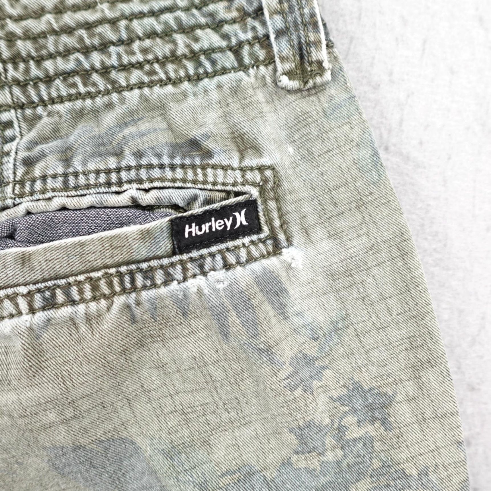 Hurley Hurley Shorts Mens 34 Distressed Cargo Floral Green Cotton Casual Size US 34 / EU 50 - 7 Thumbnail