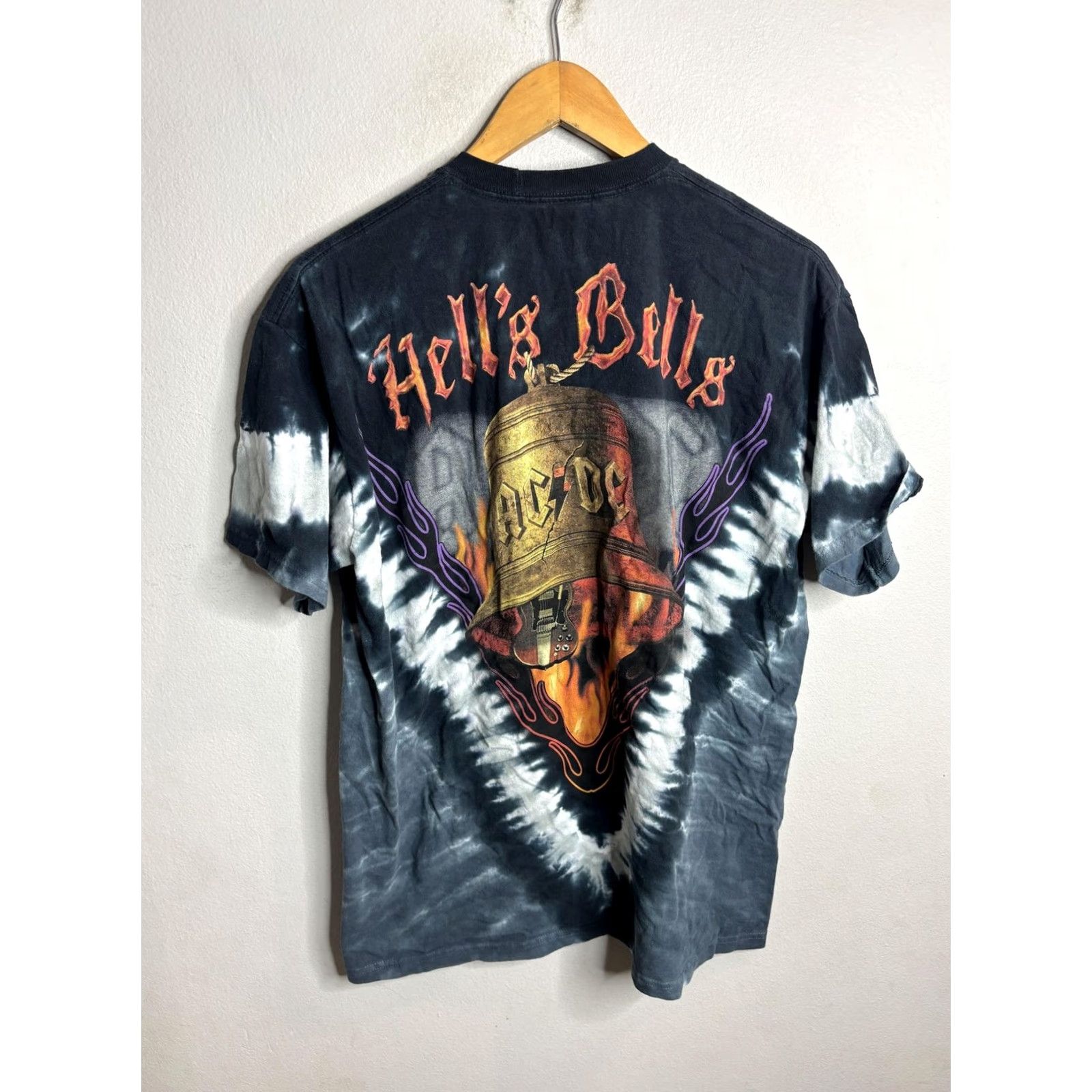Liquid Blue Liquid Blue AC/DC Hell's Bells Shirt Mens L Tie Dye Flames Graphic Tee Rock Size US L / EU 52-54 / 3 - 4 Thumbnail