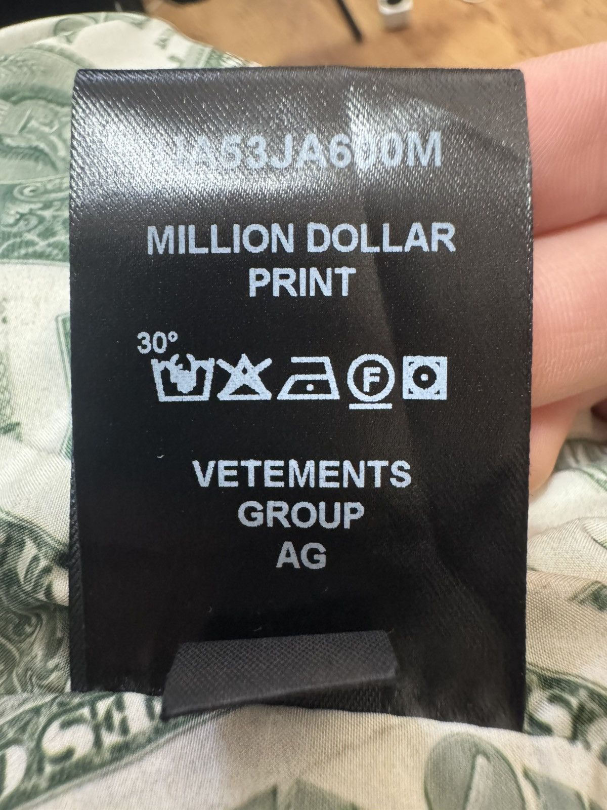 Vetements Vetements Million Dollar Print Down Puffer Jacket Luxury Size US S / EU 44-46 / 1 - 22 Thumbnail