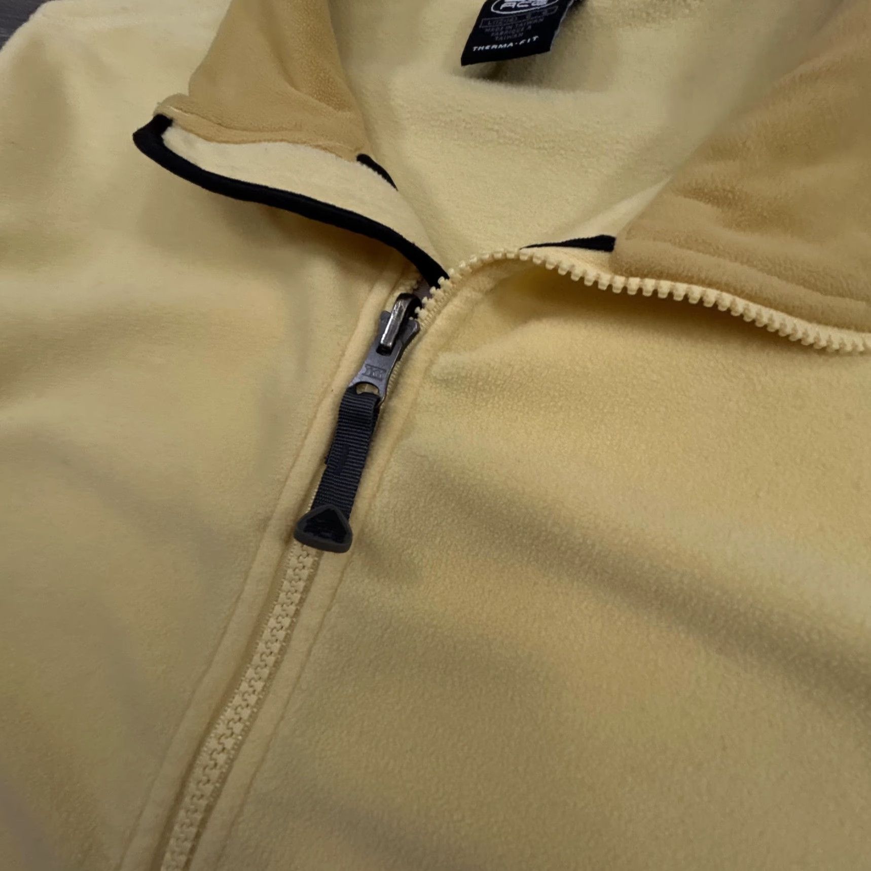 Nike VINTAGE Nike ACG Jacket Womens Large Yellow Therma-Fit Full Zip Outdoors Y2K Size L / US 10 / IT 46 - 5 Thumbnail