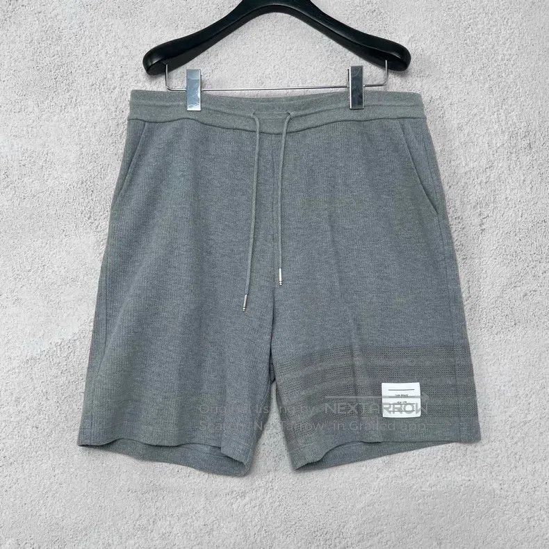 Thom Browne Thom Browne size 4 Knit Casual Short Pants, Grey Size US 30 / EU 46 - 1 Thumbnail