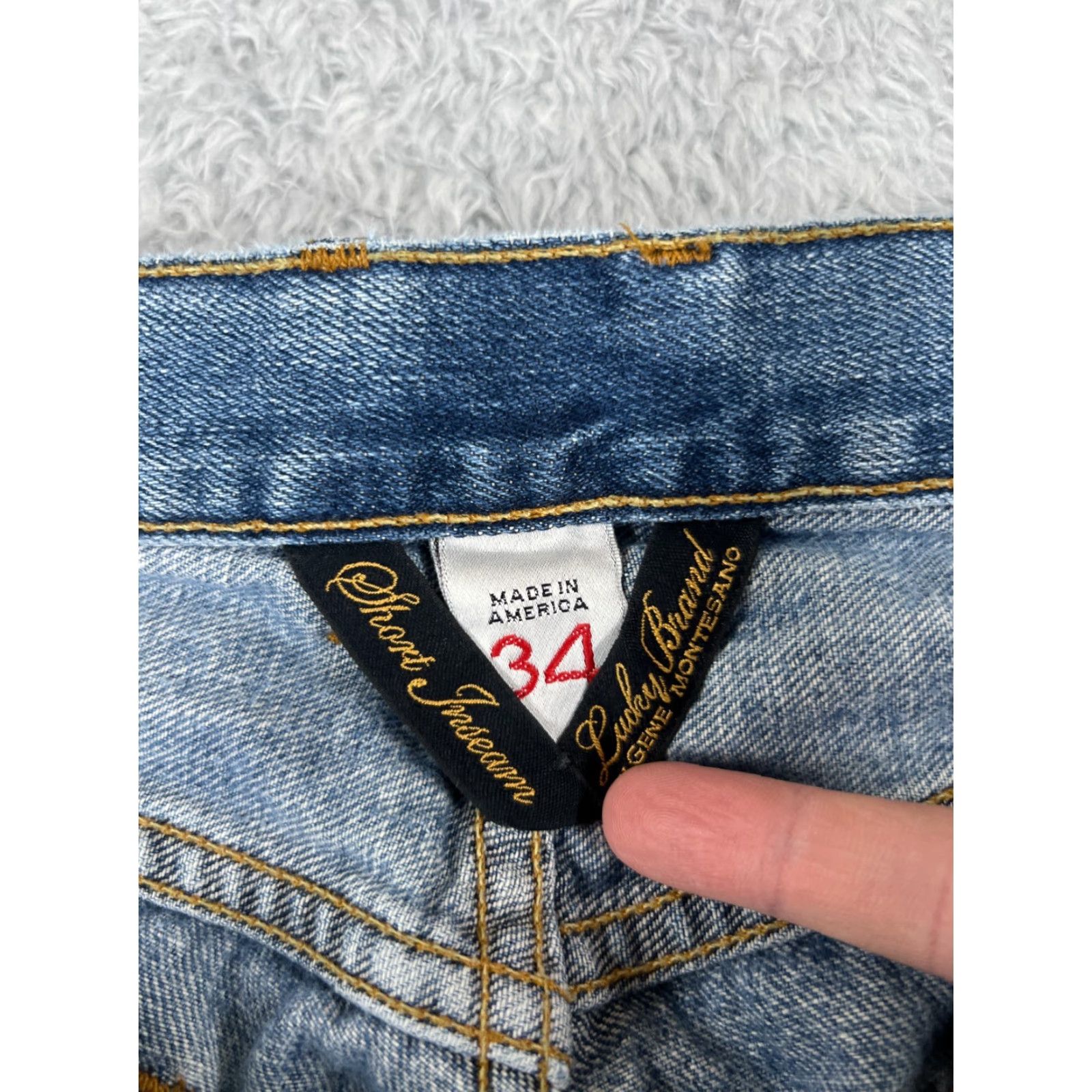 Lucky Brand Lucky Brand Jeans Mens 34 Blue Denim 100% Cotton Classic Relaxed Straight 5-Pocket Design Zip Closure Regular Size 33x27 Men's Jeans Blue Denim Size US 34 / EU 50 - 6 Thumbnail
