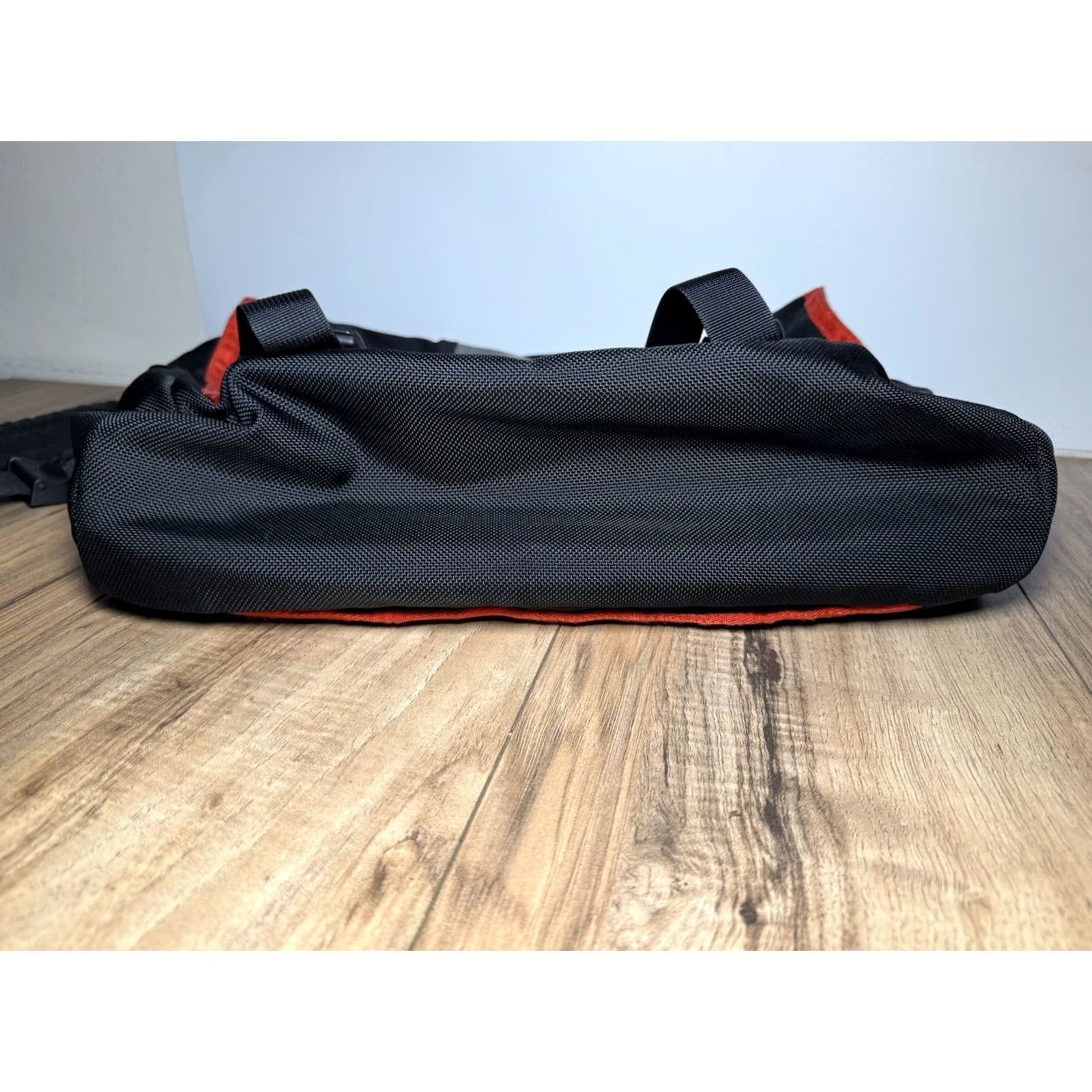 Vintage Timbuk2 Commute Black Red Nylon Messenger Bag Crossbody Laptop Case 17”x12” Mens Womens Unisex Adults Small Bag Size ONE SIZE - 5 Thumbnail