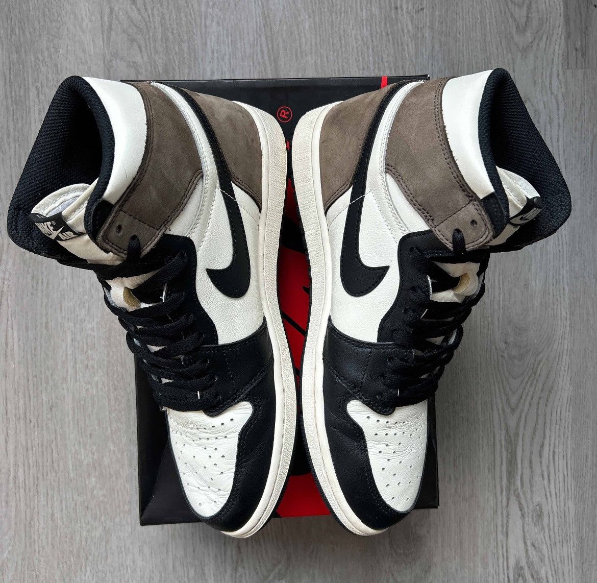 Jordan Brand × Nike Size 11 - Nike Air Jordan 1 Retro High OG ‘Dark Mocha’ Size US 11 / EU 44 - 9 Thumbnail