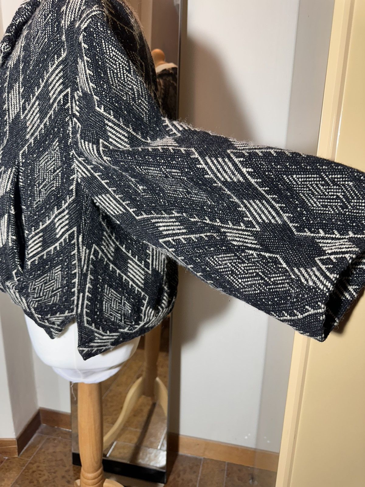 Yohji Yamamoto Magnificent short jacket in jacquard pattern Yohji Yamamoto Size M / US 6-8 / IT 42-44 - 5 Thumbnail