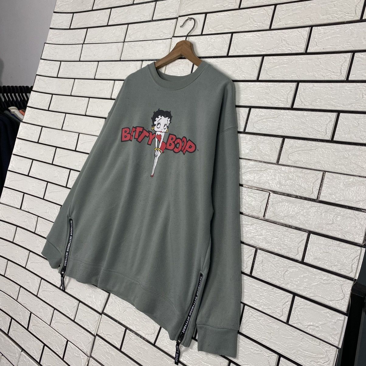 Japanese Brand 📌Vintage Sweatshirt BettyBoop Big Logo Size US L / EU 52-54 / 3 - 3 Thumbnail