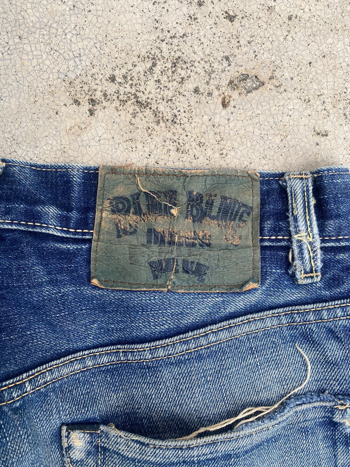Blue Blue Japan × Japanese Brand × Le Grande Bleu (L.G.B.) Blue Blue Japan Distressed Selvedge Honeycomb Clawmark Denim Size US 29 - 17 Thumbnail