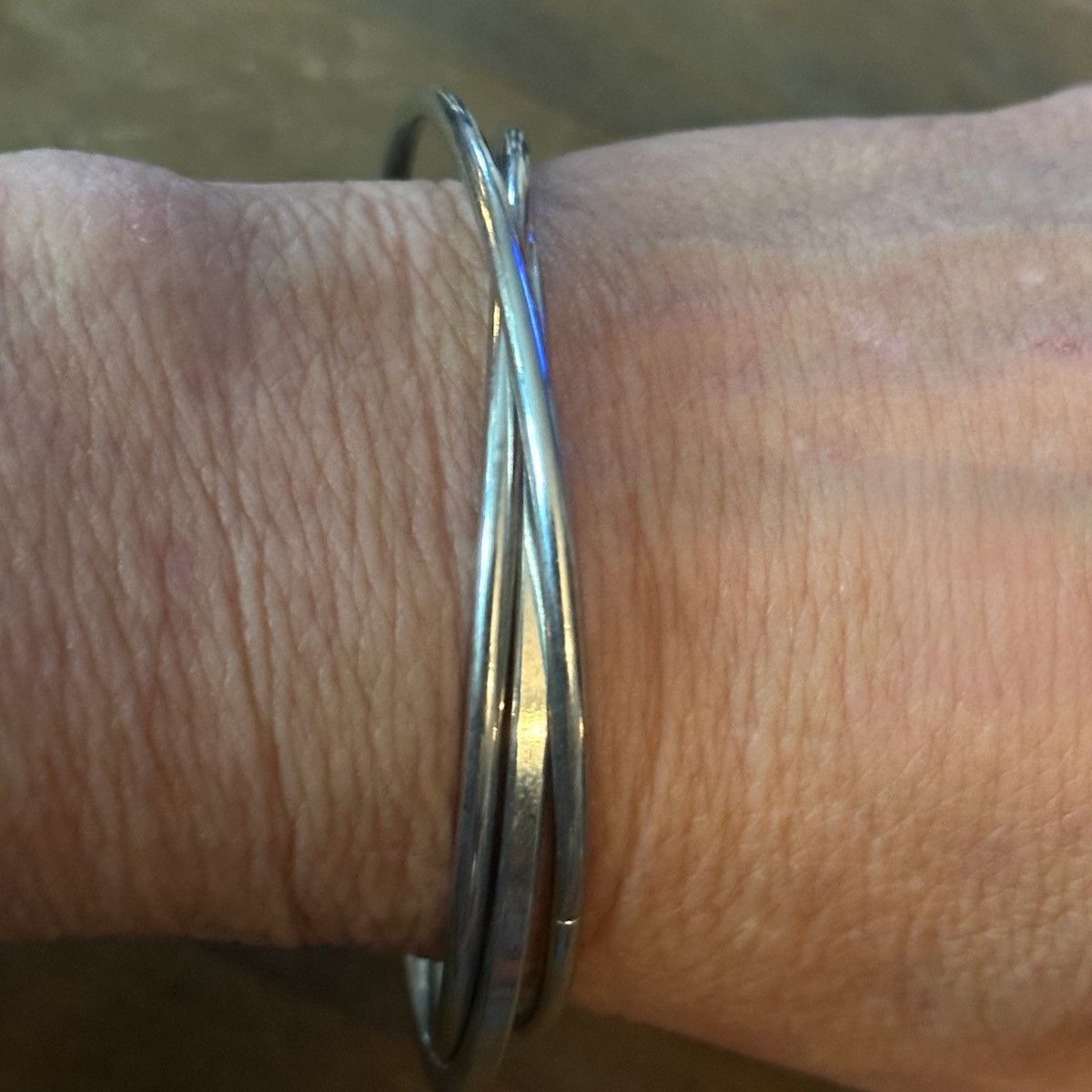 Other Silver tone intertwined bangle bracelet Size ONE SIZE - 3 Thumbnail