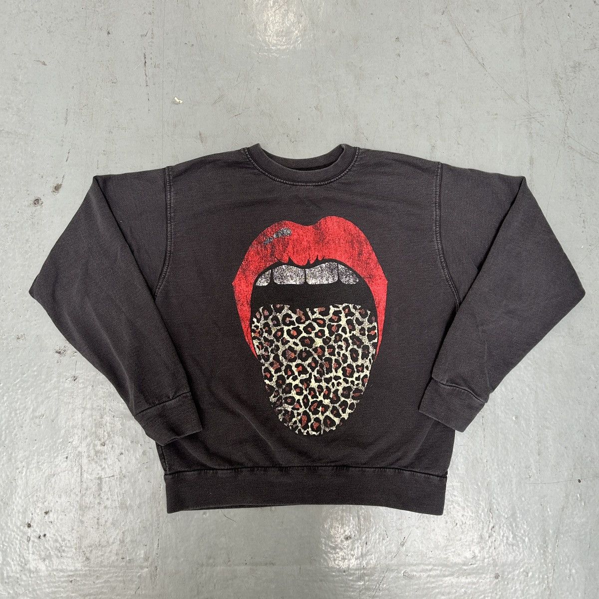Vintage Prince Peter Collection leopard tongue crewneck sweatshirt. Size S / US 4 / IT 40 - 1 Thumbnail