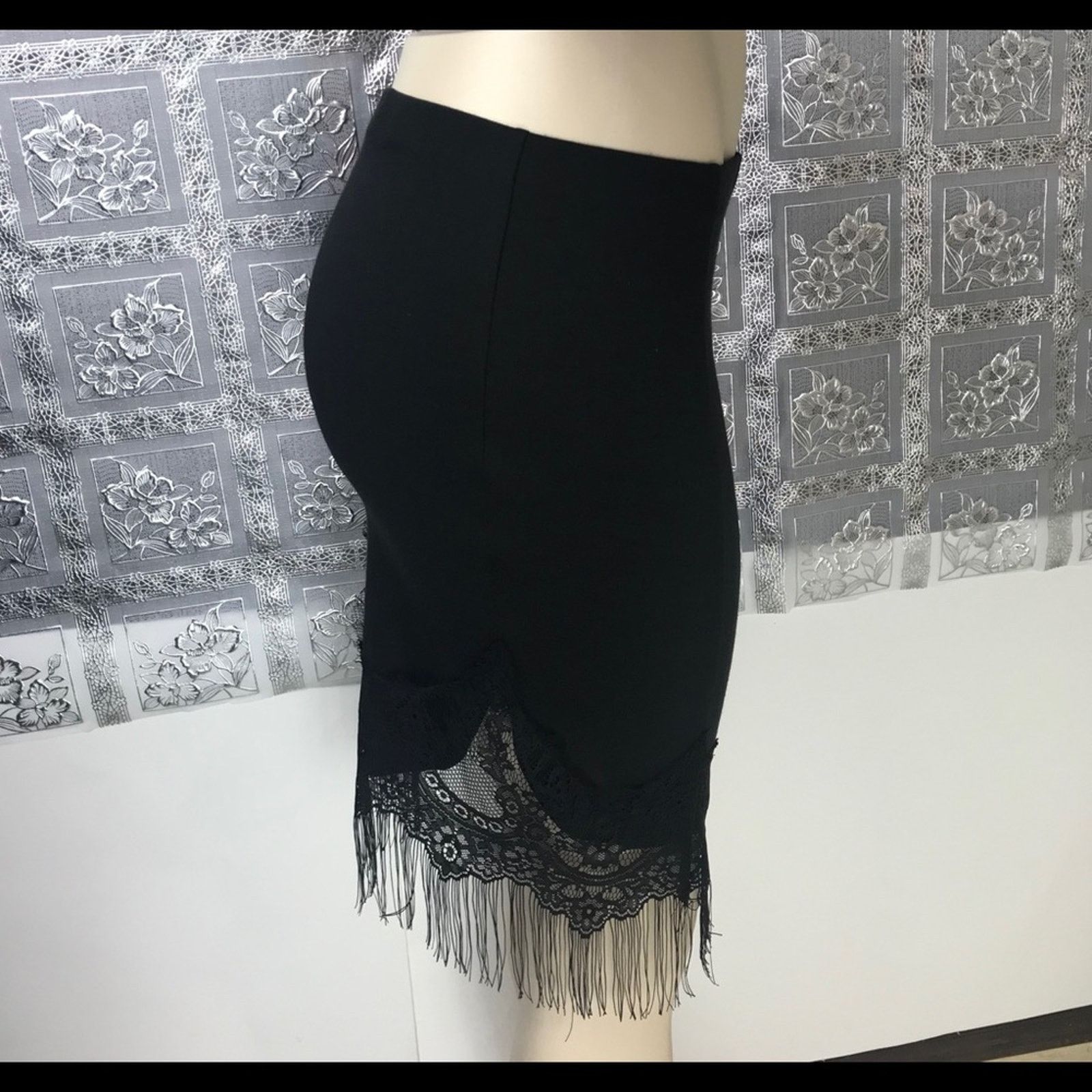 Other NWT Love Culture Black Ponte Lace Trim Skirt Size 27" / US 4 / IT 40 - 6 Thumbnail
