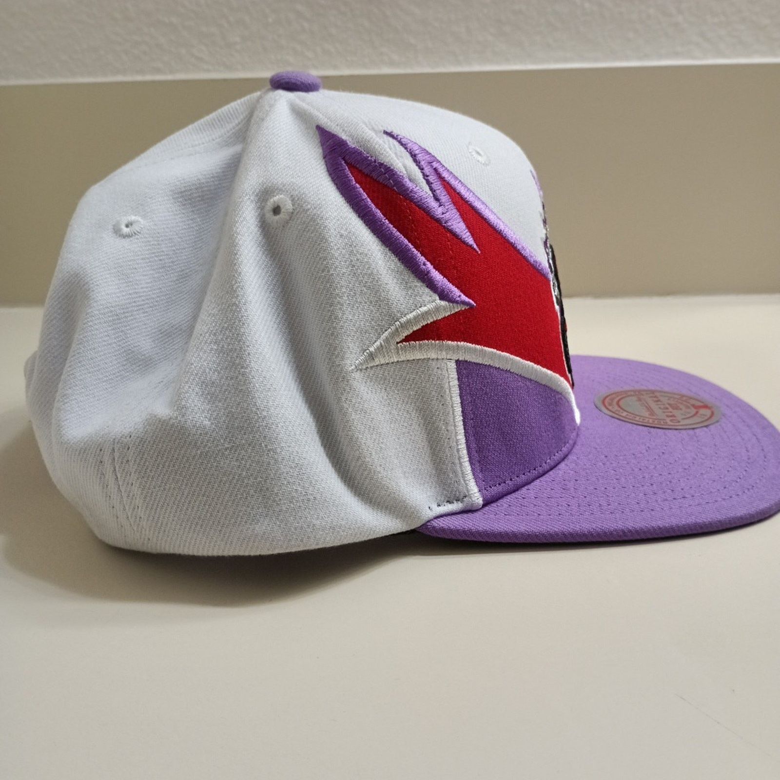 Mitchell & Ness Toronto Raptors New NBA Retro Basketball Snapback Flames Cap Size ONE SIZE - 4 Thumbnail