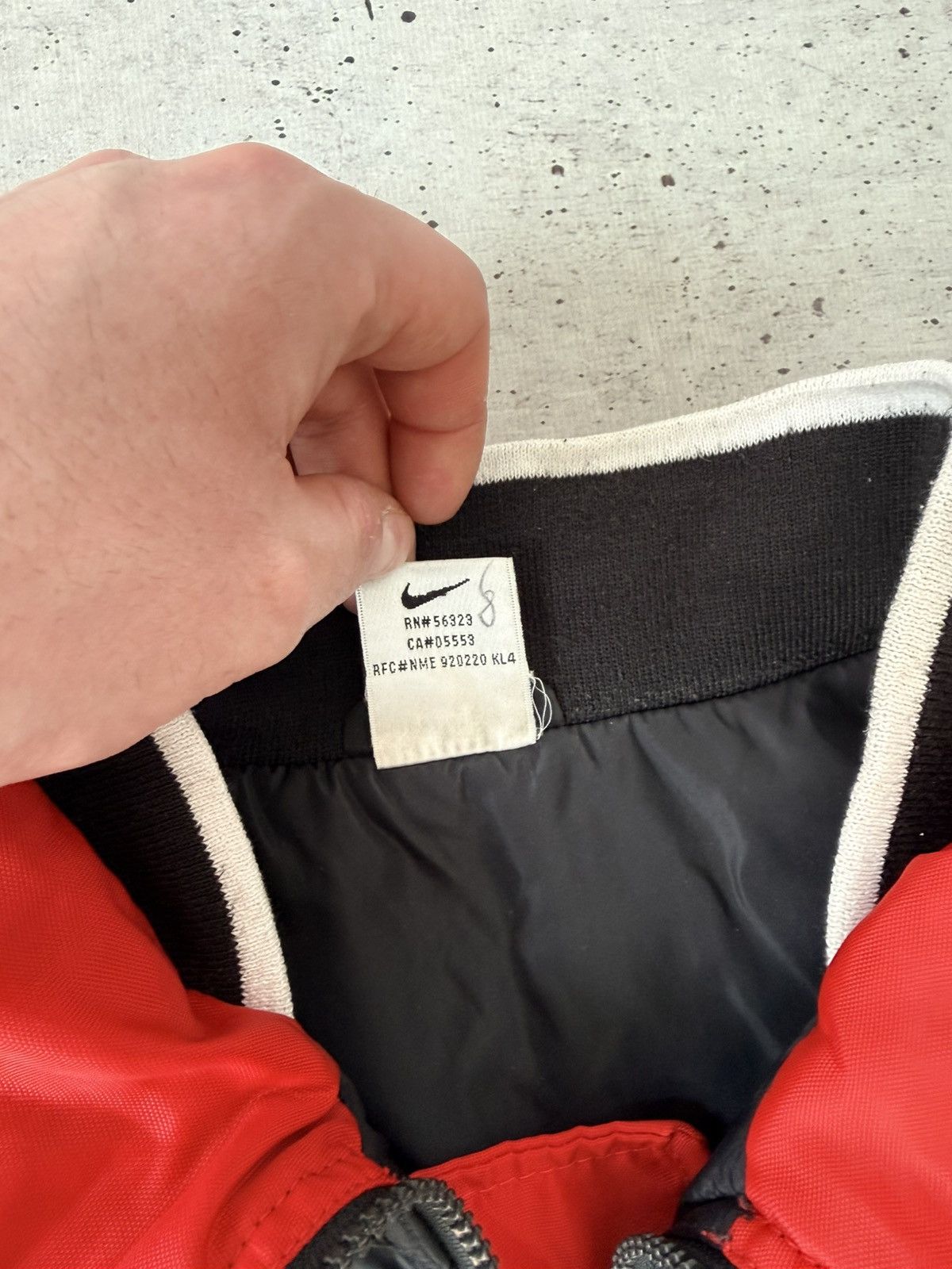Nike Vintage 90s Nike Windbreaker Jacket y2k Black Red Swoosh Size US XL / EU 56 / 4 - 8 Thumbnail