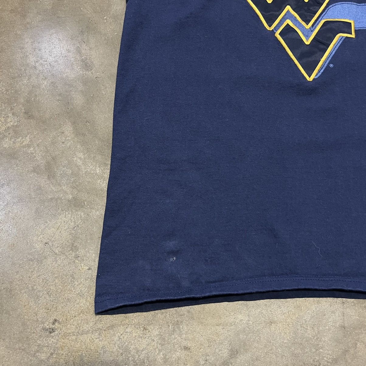 NCAA × Vintage Vintage 90s West Virginia Mountaineers College T shirt Size US L / EU 52-54 / 3 - 4 Thumbnail
