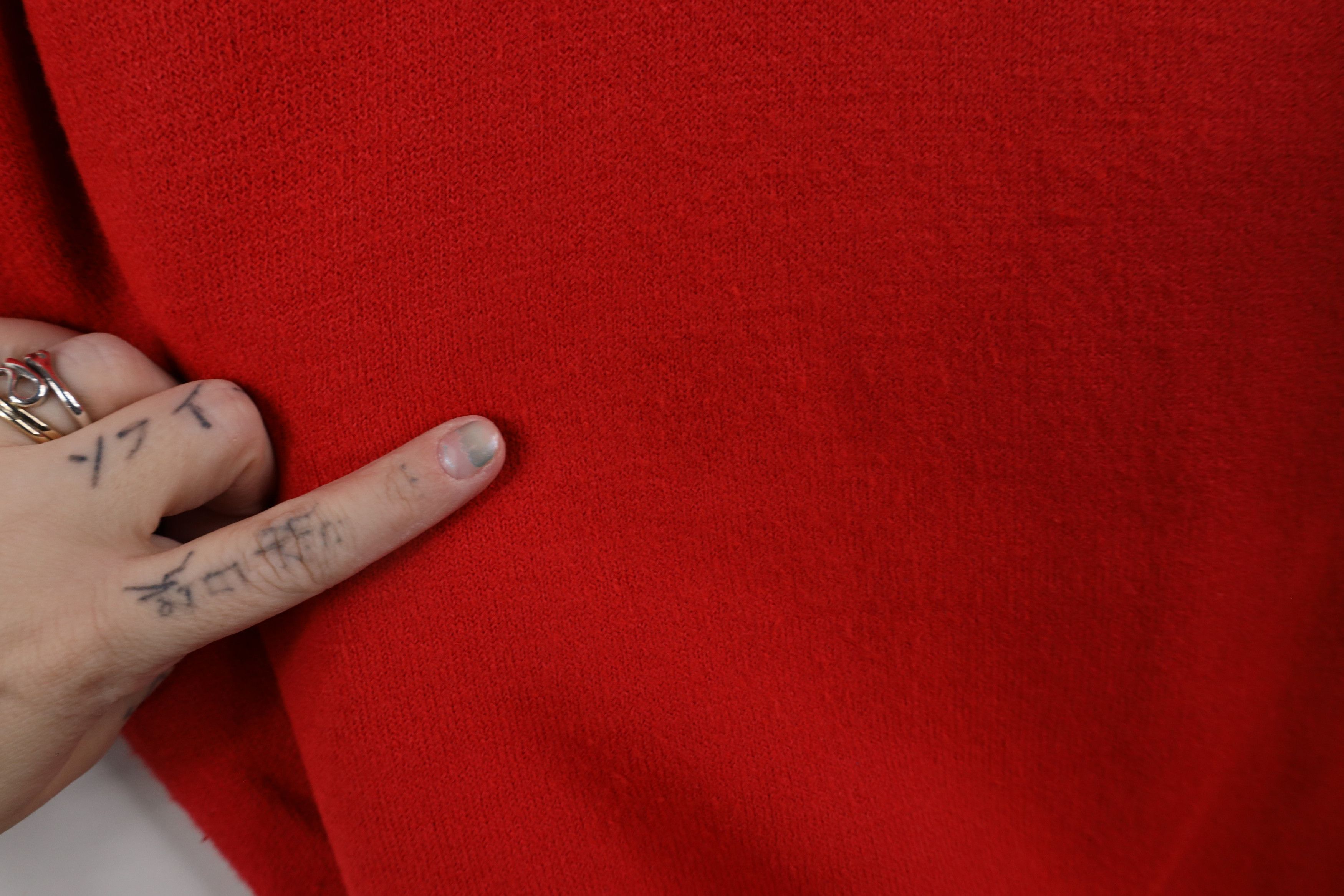Vintage Vintage 70s Streetwear Soft Knit V-Neck Sweater Red USA Size US L / EU 52-54 / 3 - 4 Thumbnail
