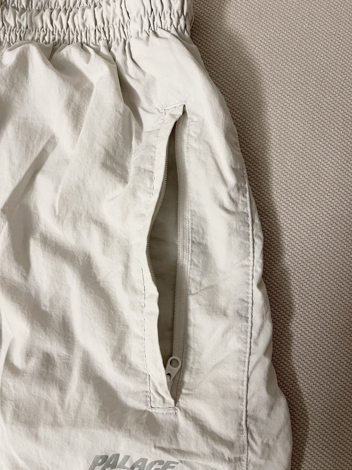 Palace Palace Skateboards "Run-It Shell Pant“ Trackpants - White Size US 30 / EU 46 - 8 Thumbnail