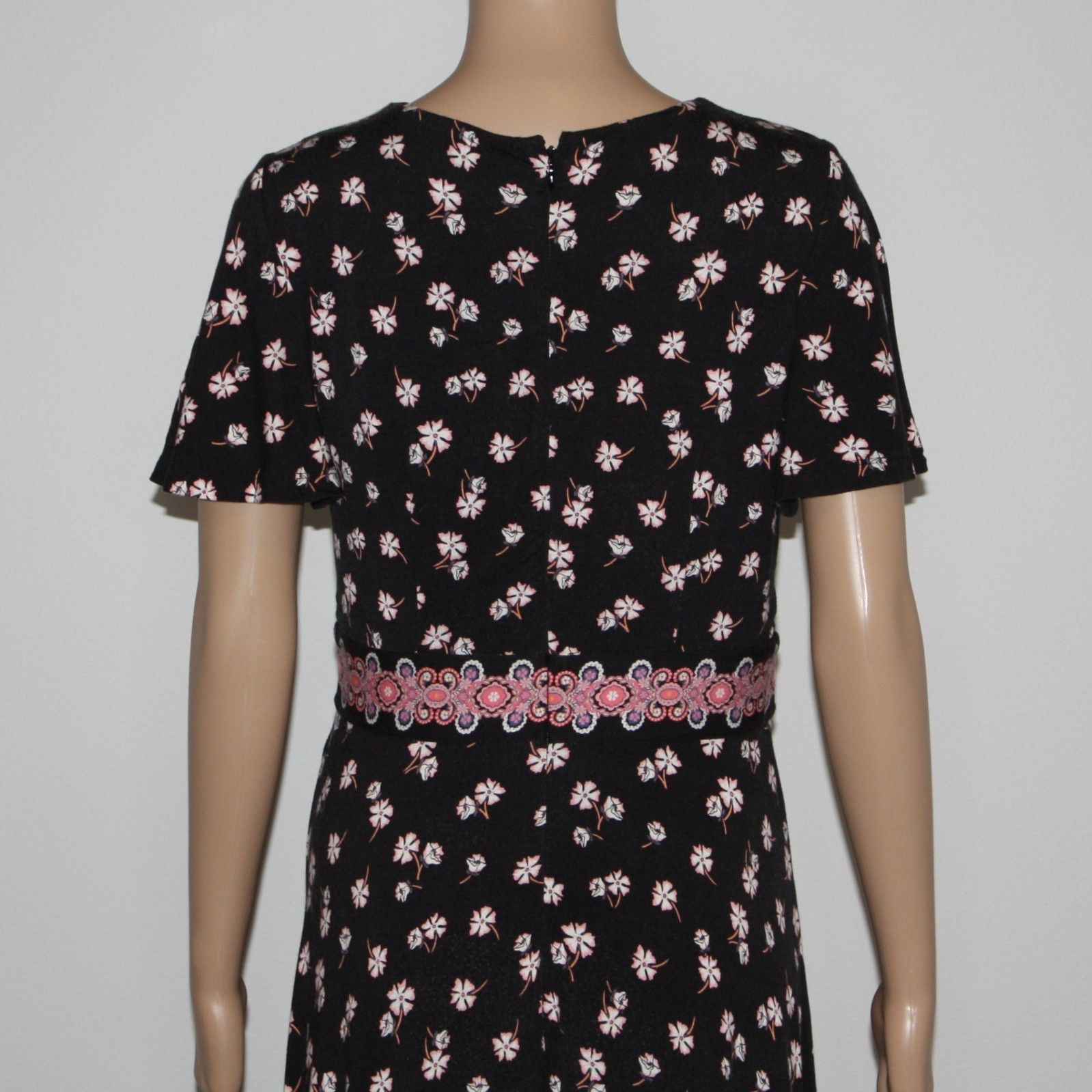 Loft Loft Women's Border Floral Wrap Dress in size US 4 Size S / US 4 / IT 40 - 7 Thumbnail