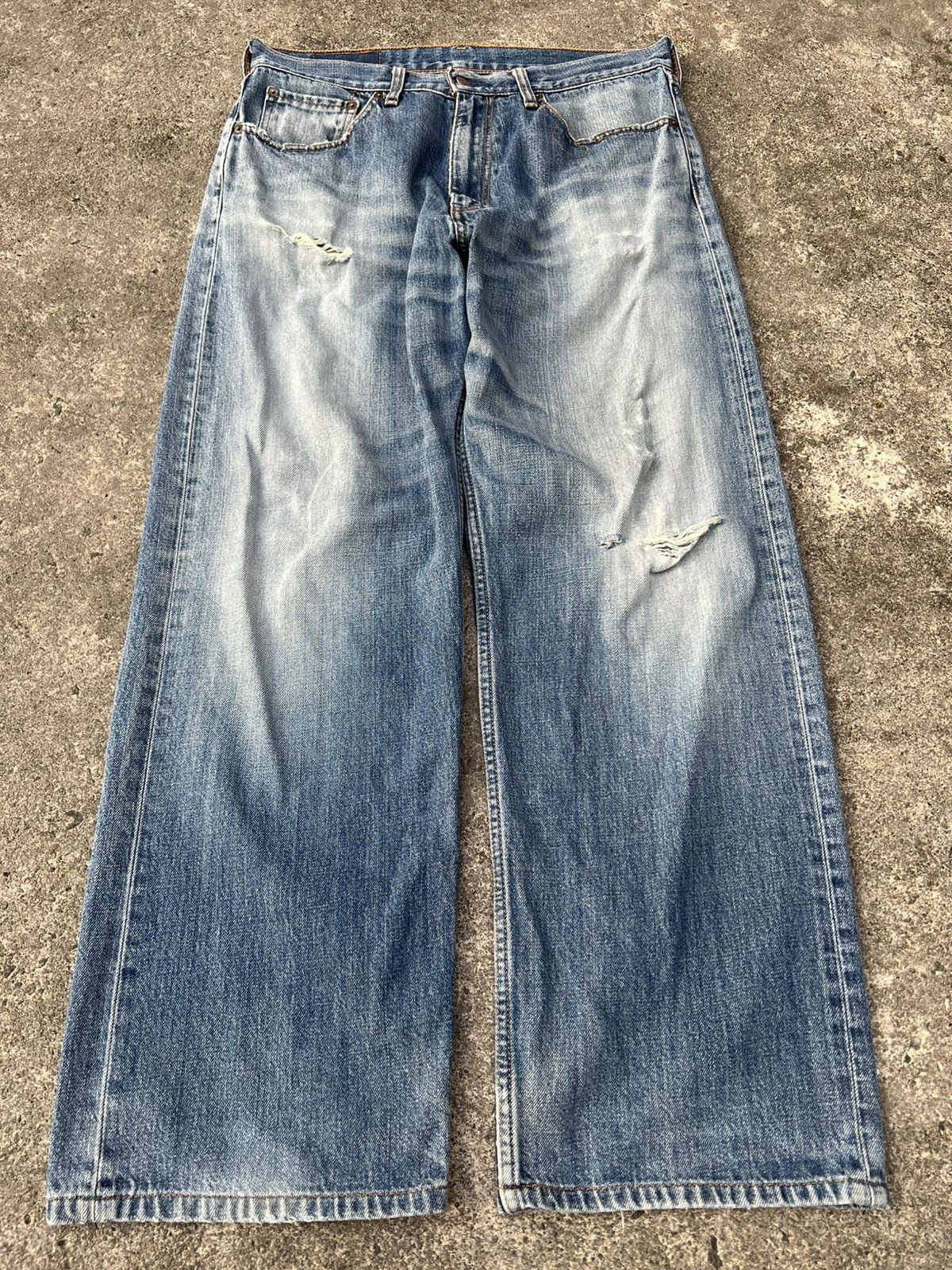 Levi's Vintage Levis 544 Distressed Baggy Jean Size US 32 / EU 48 - 1 Thumbnail