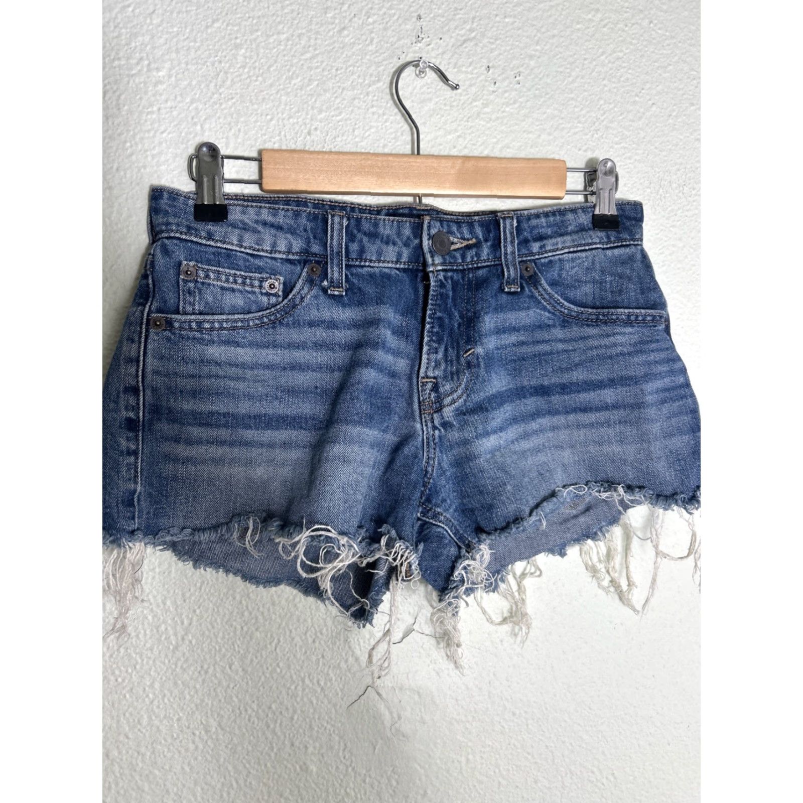 Lucky Brand Lucky Brand Womens The Cutoff Jean Shorts Medium Wash 28x3 Size 0 Womens Boyfriend Casual Denim Shorts Size 25" / US 0 / IT 36 - 2 Thumbnail