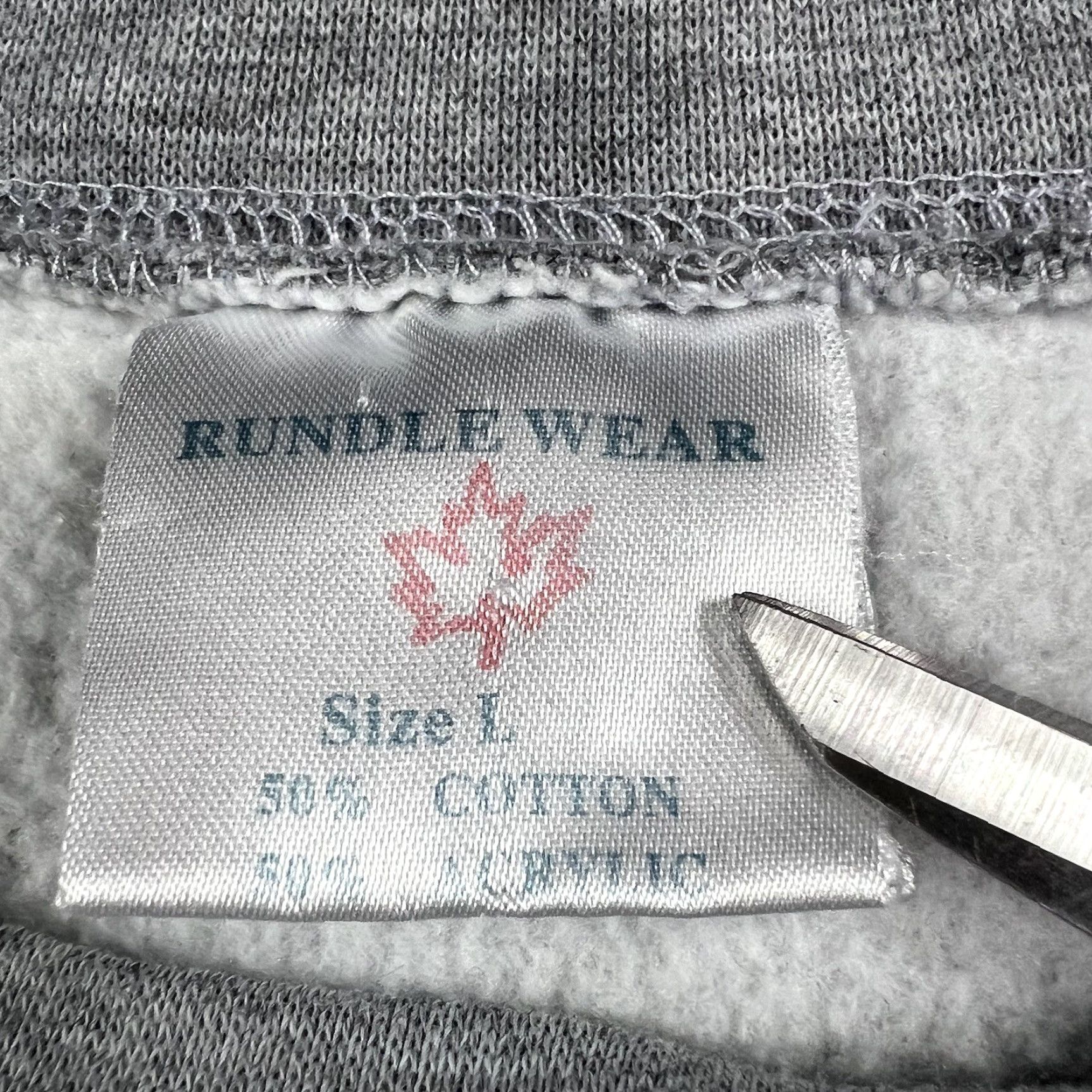 Vintage VINTAGE Canada Wolf Sweatshirt Adult L Gray Embroidered Rundle Wear Logo Knitting Pullover 90s Nature Mountains Moon Mens Size US L / EU 52-54 / 3 - 5 Thumbnail