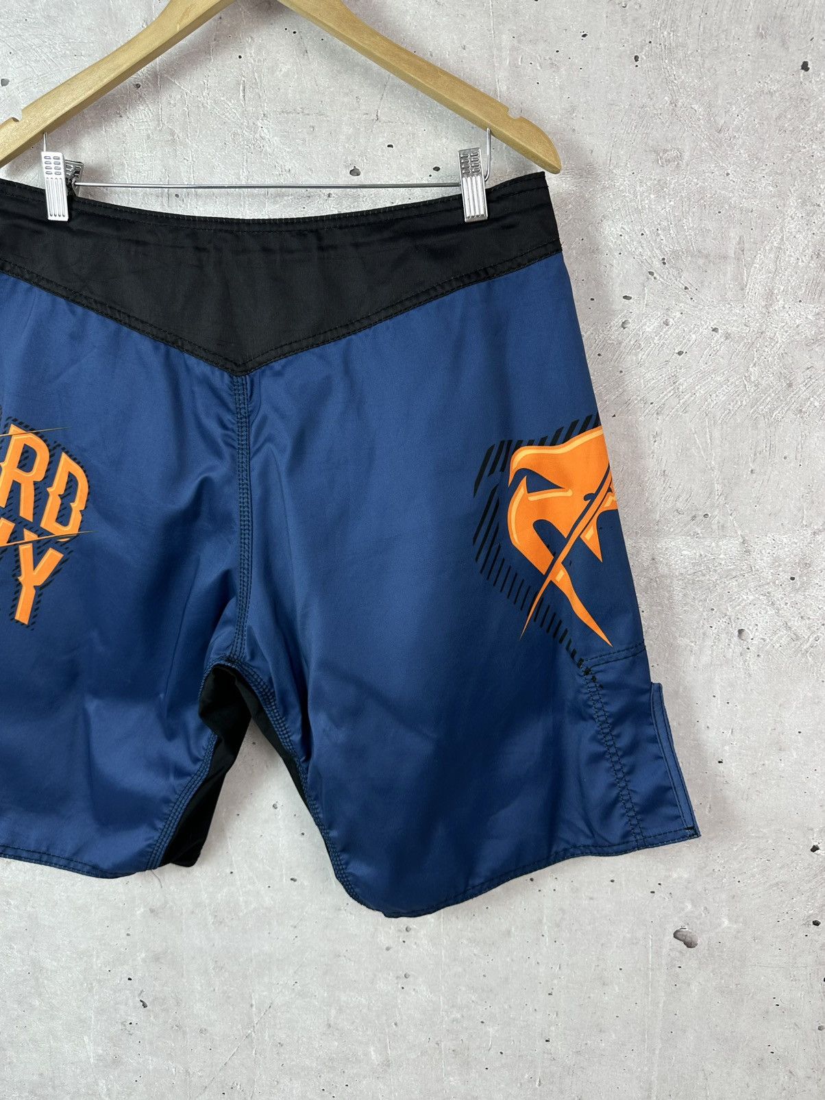 Other Venum Train Hard Hit Heavy Blue Printed Shorts Size US 34 / EU 50 - 6 Thumbnail