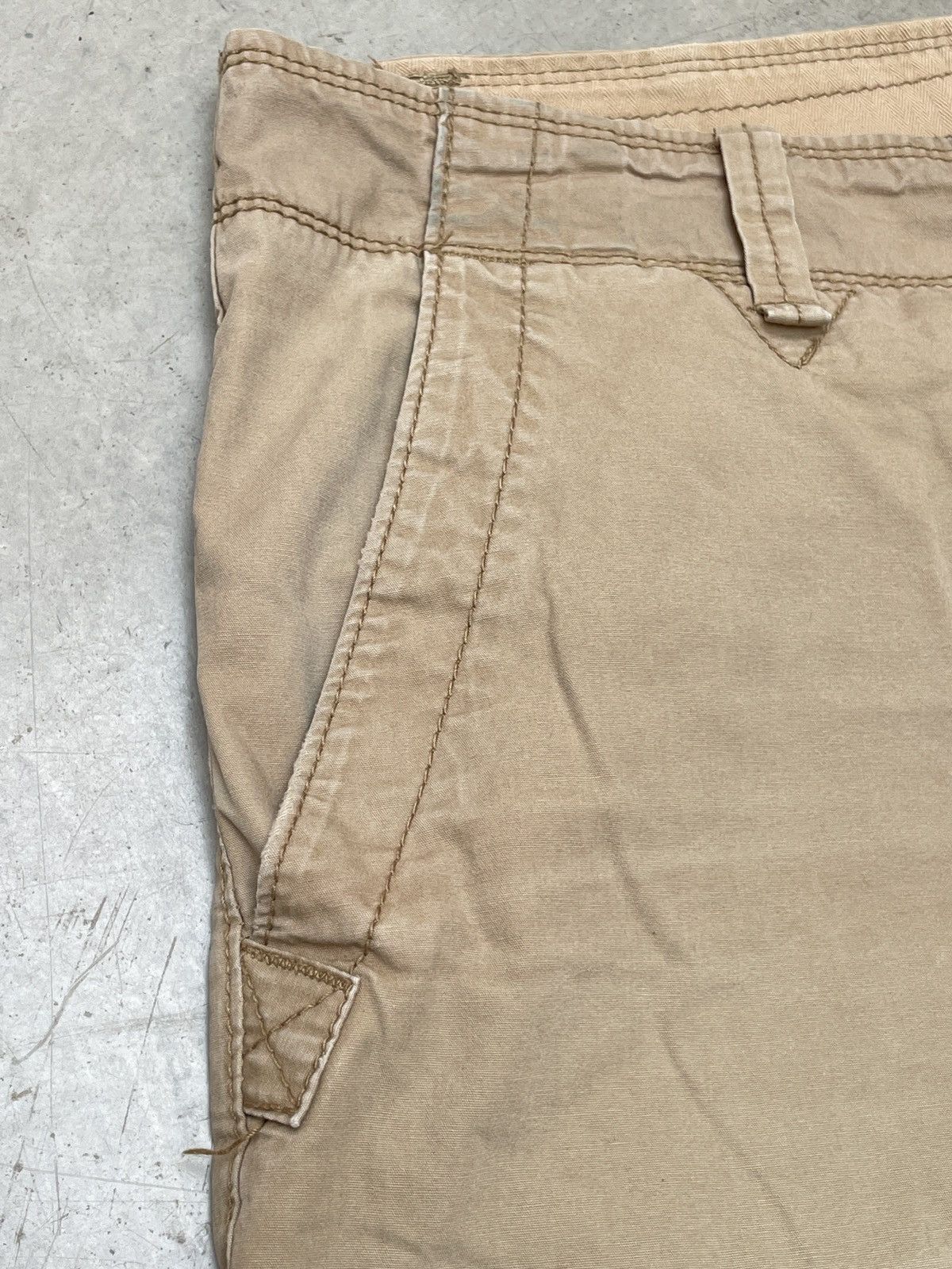 Vintage Vintage Military Cargo Pants Beige Wide Workwear Fit size 36 Size US 36 / EU 52 - 11 Thumbnail