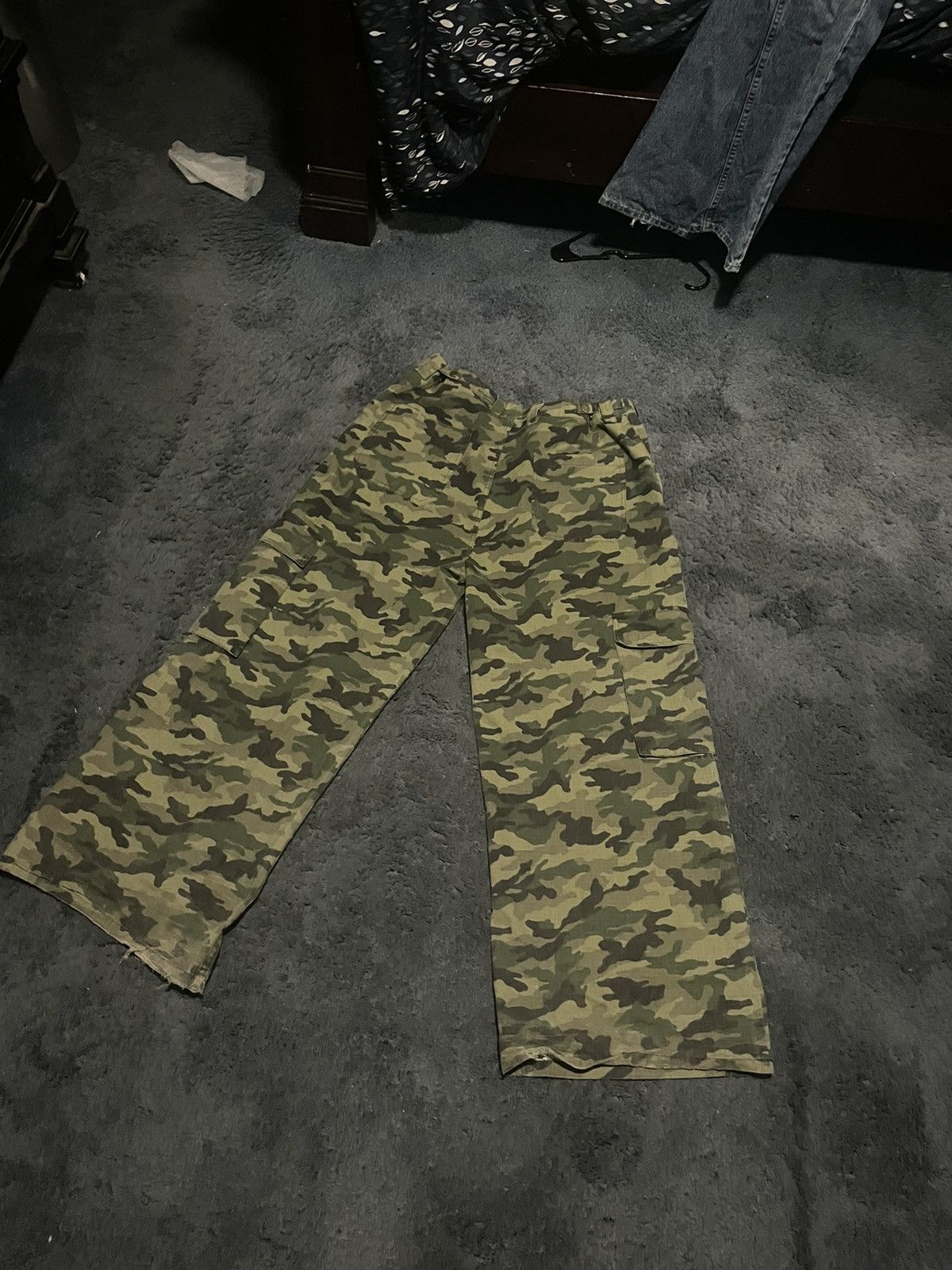 HMDD × The GV Gallery Hidden Season Camo Cargos Size US 36 / EU 52 - 3 Thumbnail
