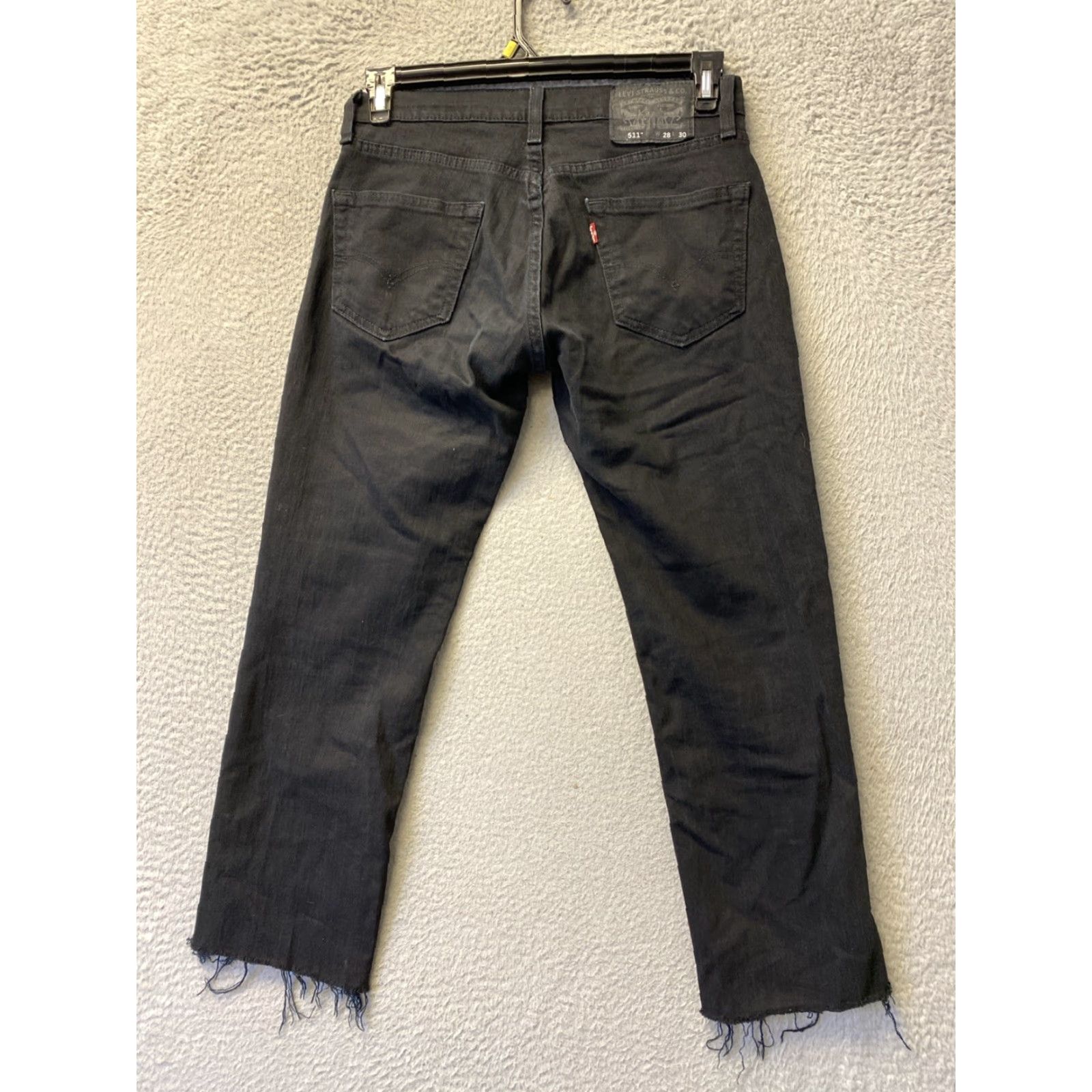 Levi's VINTAGE? No. But Levis 511 Jeans Mens 28x28 ACTUAL Black Slim Cut Hem /0424 Size US 28 / EU 44 - 7 Thumbnail
