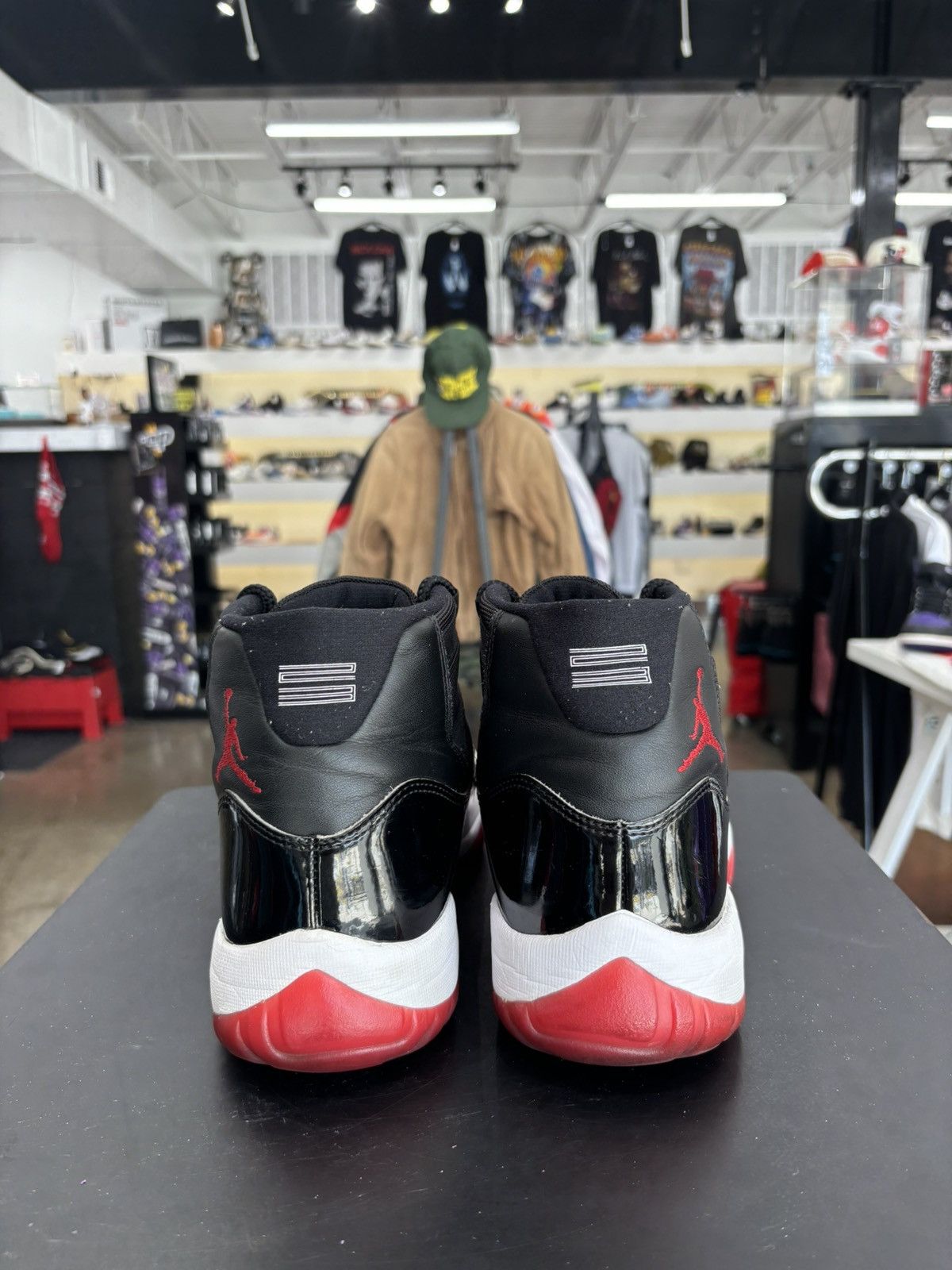 Jordan Brand Jordan 11 Playoffs Bred Sz. 12 Size US 12 / EU 45 - 3 Thumbnail
