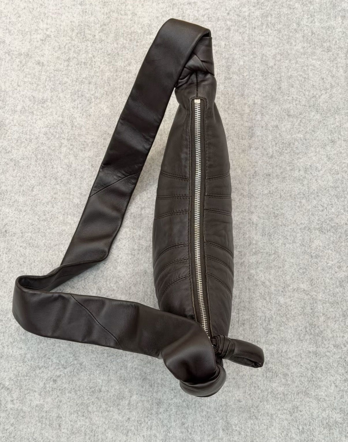 Lemaire Lemaire Small Dark Chocolate Lambskin Croissant Bag K55 Size ONE SIZE - 5 Thumbnail