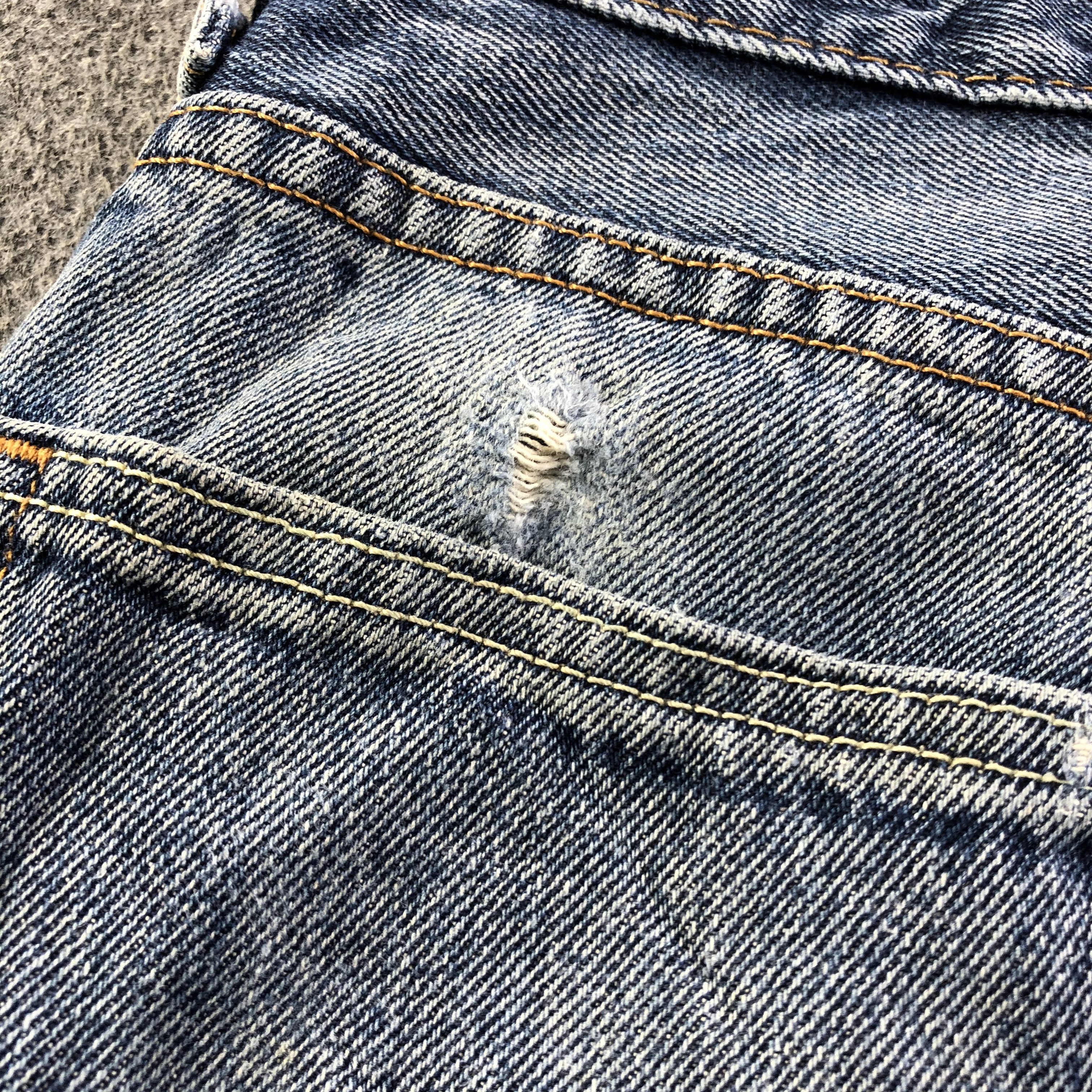 Levi's Vintage Blue Wash Levis 550 Jeans-J3228 Size US 35 - 8 Thumbnail
