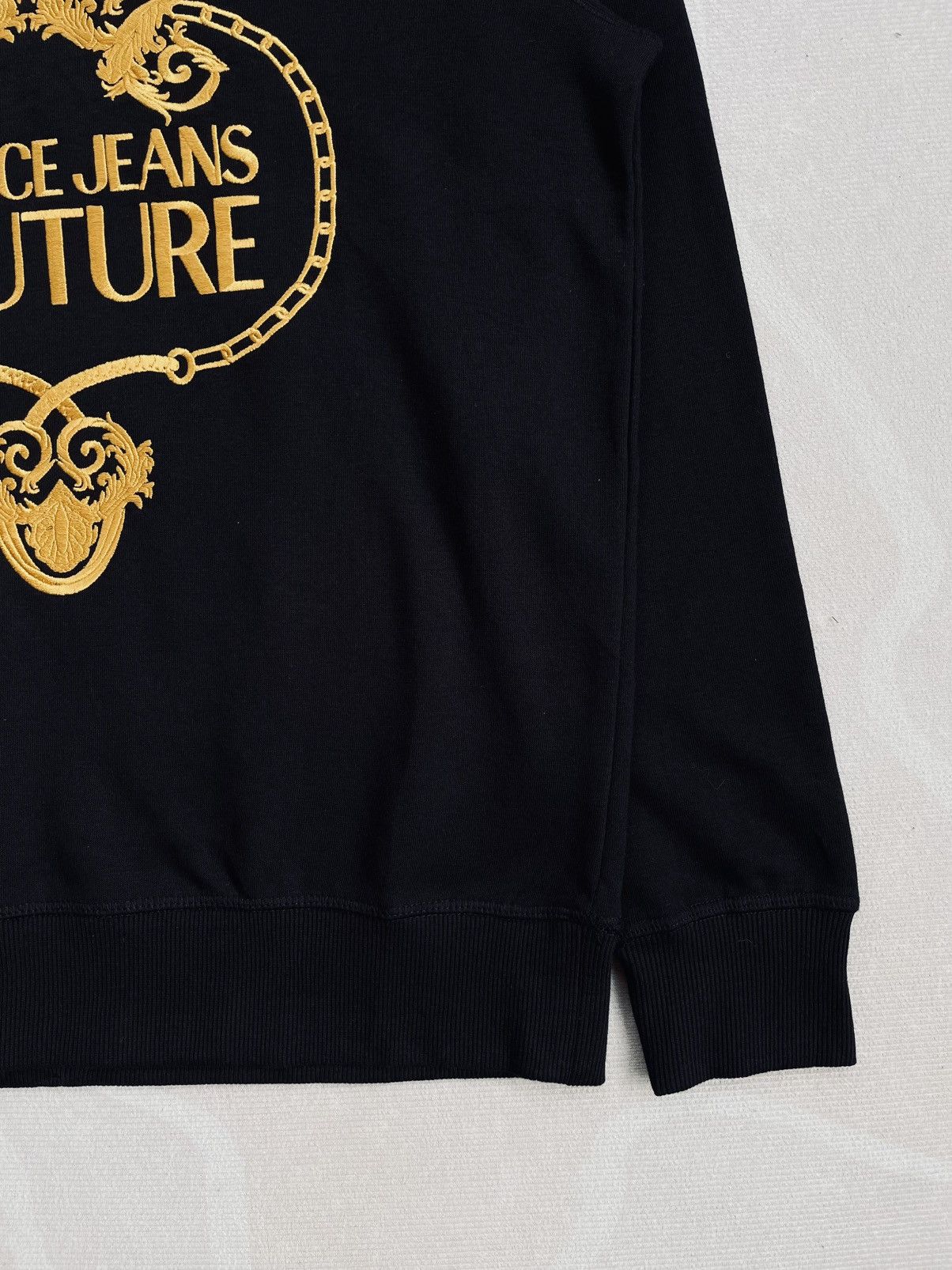 Versace LUXURY VERSACE EMBROIDERY SWEATSHIRT Size US S / EU 44-46 / 1 - 7 Thumbnail