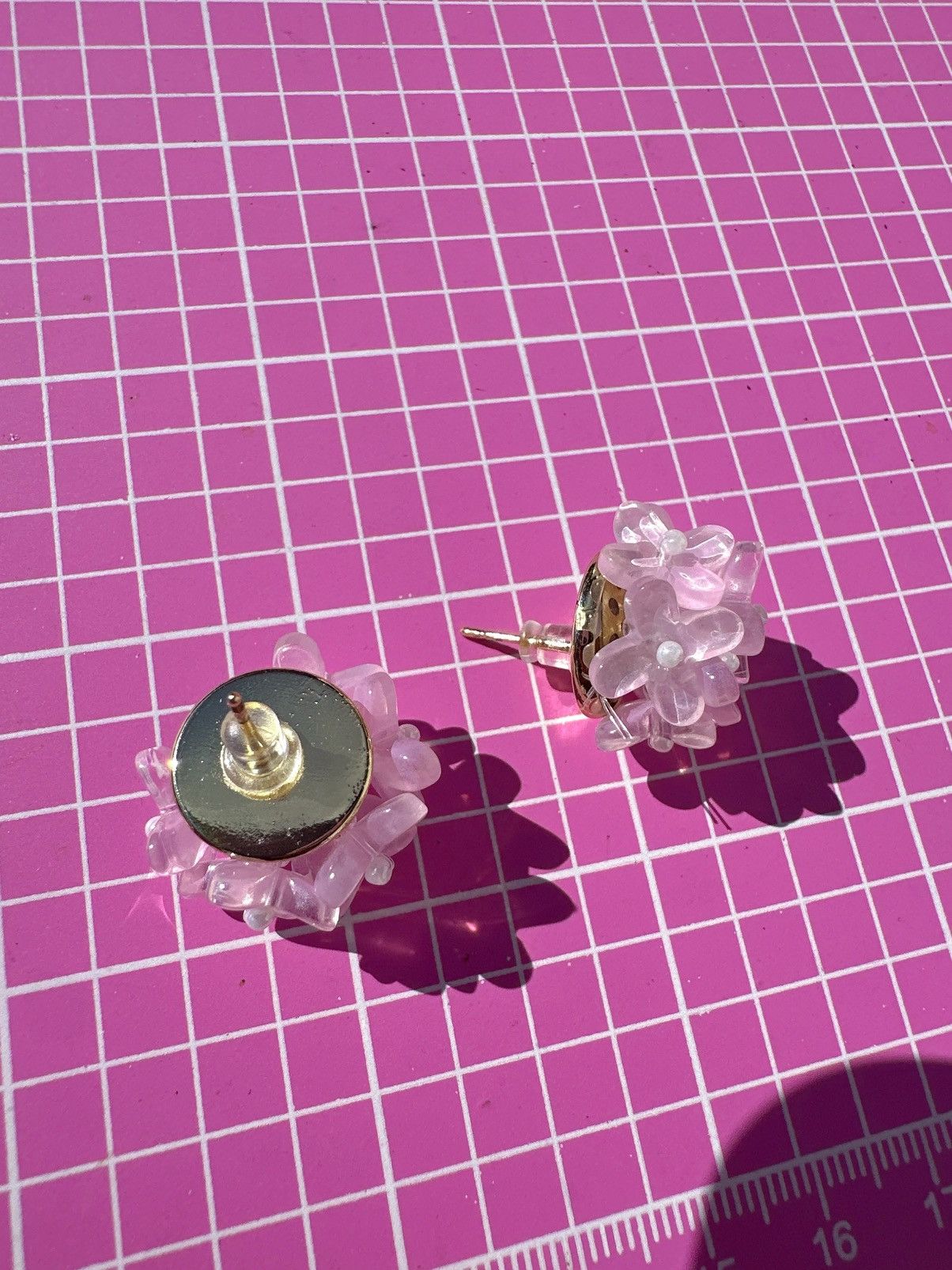Designer Noir earrings gold tone pink flowers beaded studs Size ONE SIZE - 5 Thumbnail