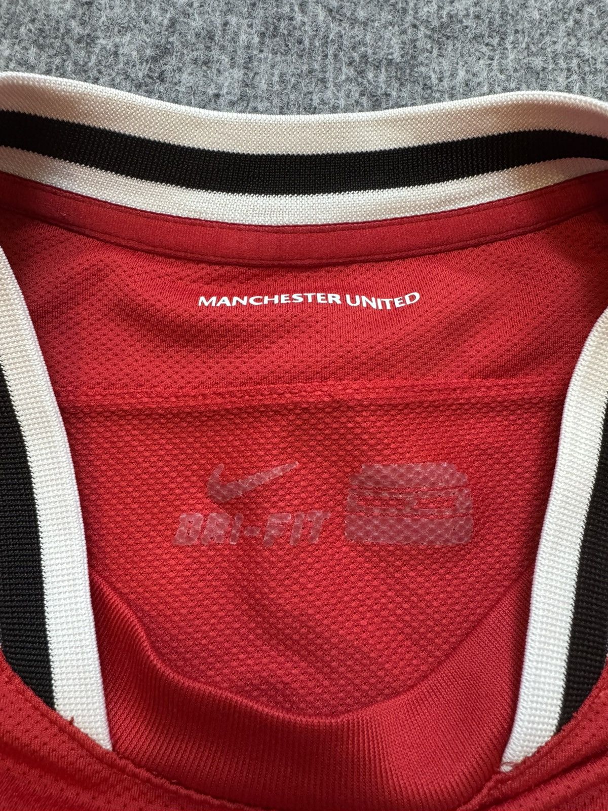 Nike Vintage jersey Nike Manchester United football 2011-12 Size US M / EU 48-50 / 2 - 6 Thumbnail