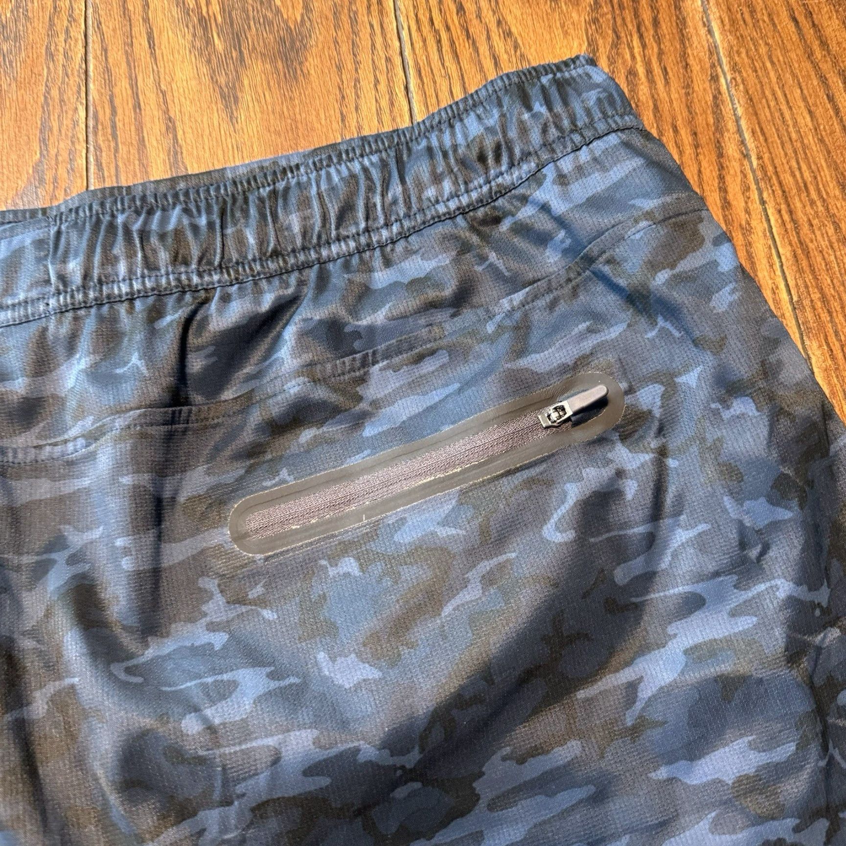 Vintage Mack Weldon Men's Size Medium 6" Camo Shorts Athletic Drawstring Blue Black Jersey Lightweight Pockets Size US 39 - 8 Thumbnail