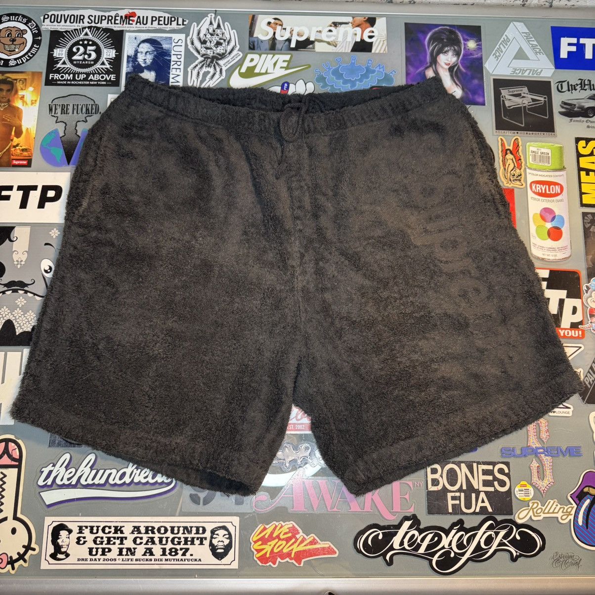 Supreme Supreme Terry Logo Short Black Medium SS18 Good Condition Size US 32 / EU 48 - 1 Thumbnail