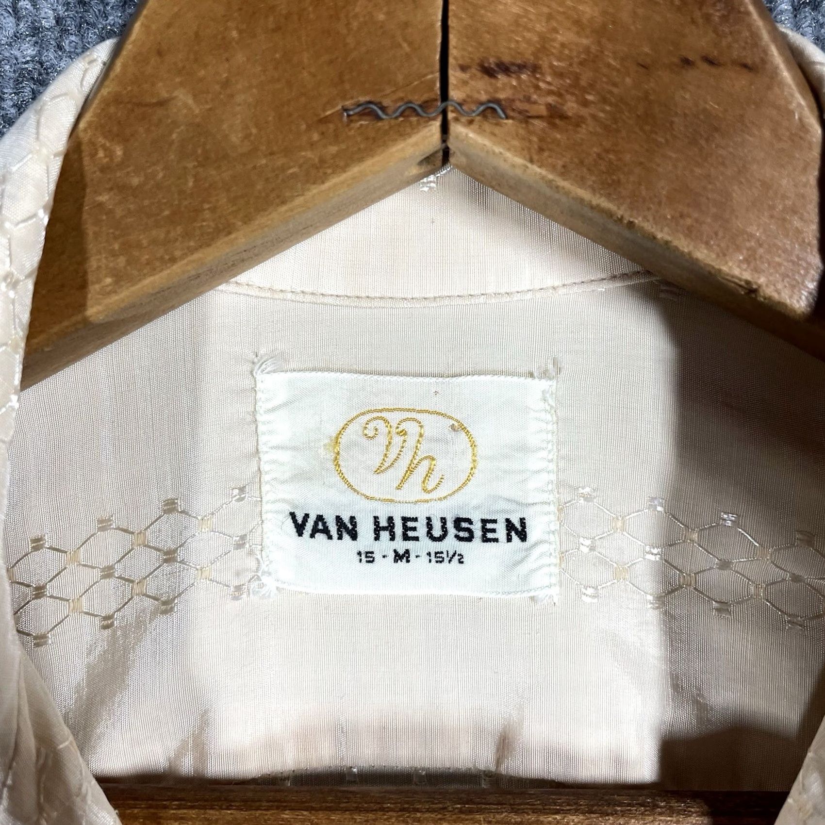 Van Heusen VINTAGE Van Heusen Loop Collar Shirt Mens M Beige Silk Rockabilly 1950s 50s Long Sleeve Button-Front Size US M / EU 48-50 / 2 - 4 Thumbnail