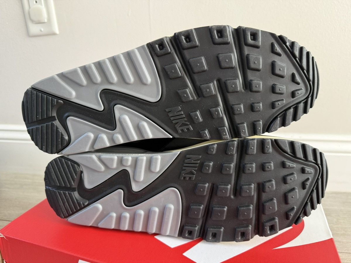Nike Men's Nike Air Max 90 Smoke Grey Crocodile Sail Black Sz 12 Size US 12 / EU 45 - 8 Thumbnail