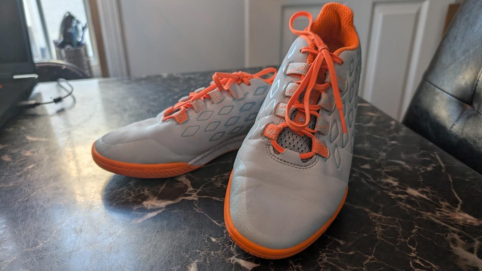 Other Decathlon Kipsta Indoor Soccer Shoes Futsal IC US 7 EU 40 Size US 7 / IT 37 - 1 Thumbnail
