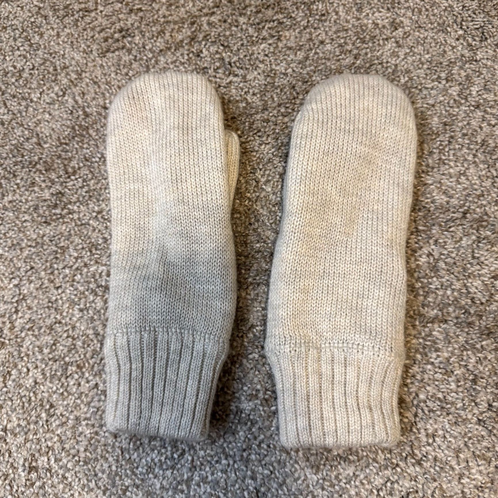 Aritzia Aritzia Sunday Best Mittens Grey Knit Fleece Lined One Size Womens Gray Mittens Size ONE SIZE - 2 Thumbnail