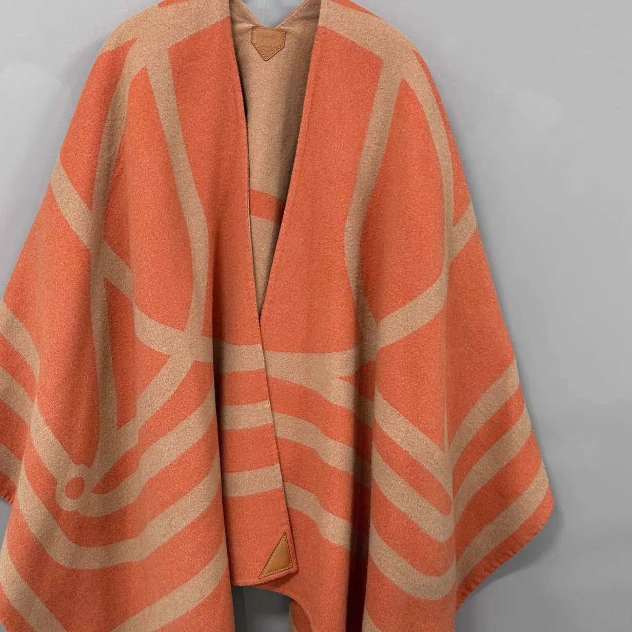 Hermes HERMES Orange Cashmere Cape 138x150cm Size ONE SIZE - 2 Thumbnail