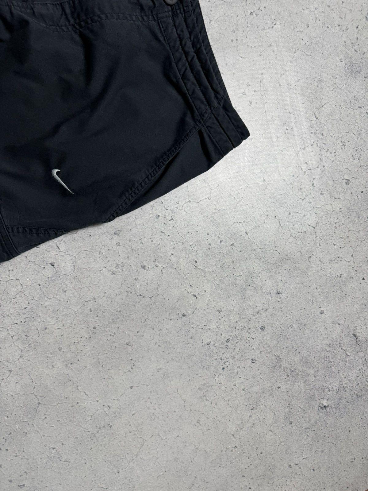 Nike Nike Vintage Cargo Shorts Black Size S Baggy Drill Swoosh Size US 30 / EU 46 - 3 Thumbnail