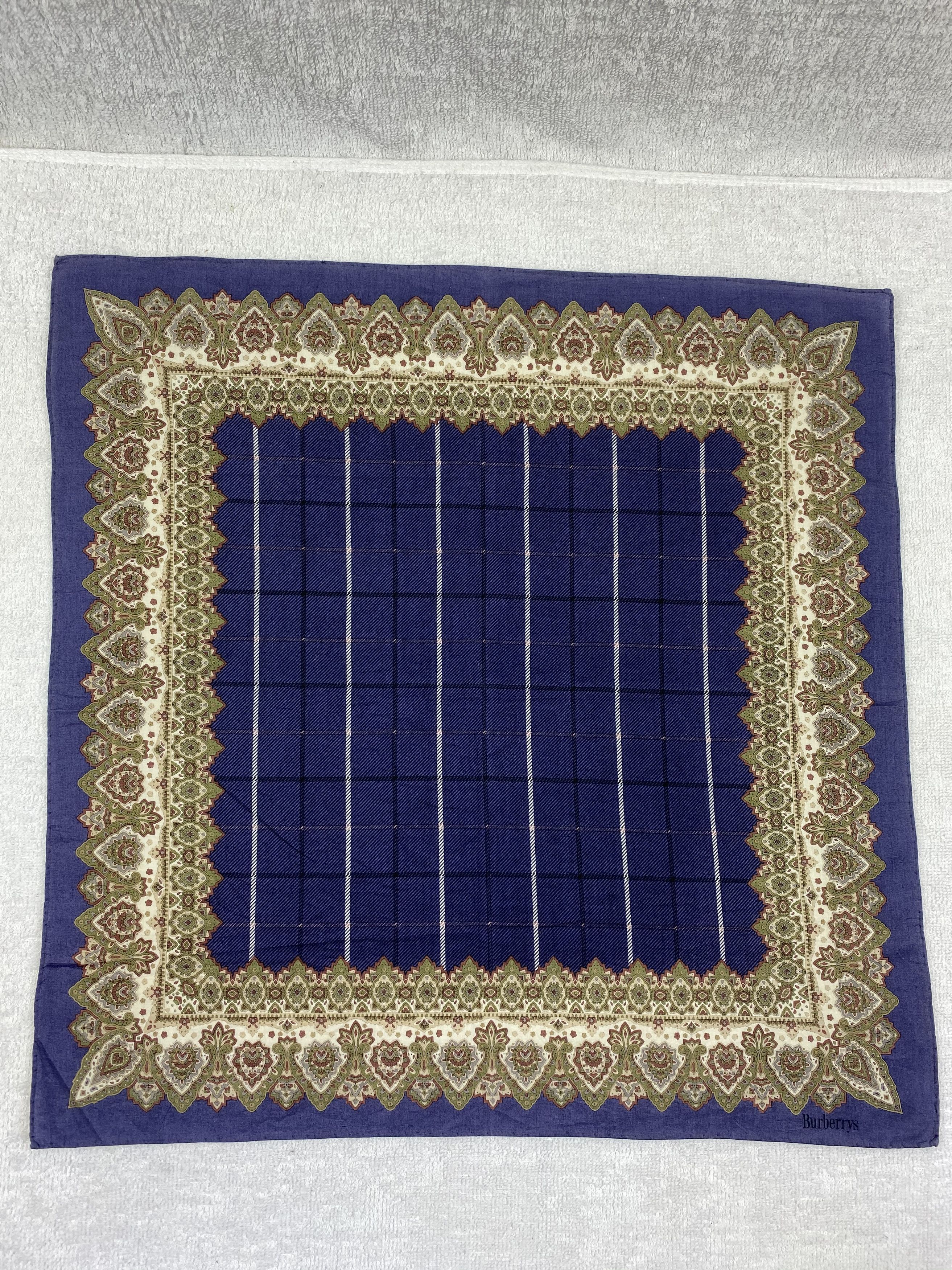 Burberry Burberrys Handkerchief / Bandana / Neckerchief Size ONE SIZE - 3 Thumbnail