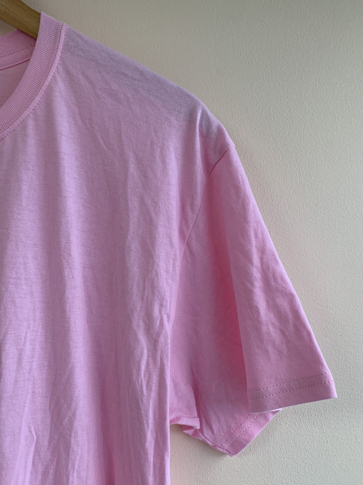Supreme Supreme x Hanes Comfort Pink Tee , size M Size US M / EU 48-50 / 2 - 4 Thumbnail