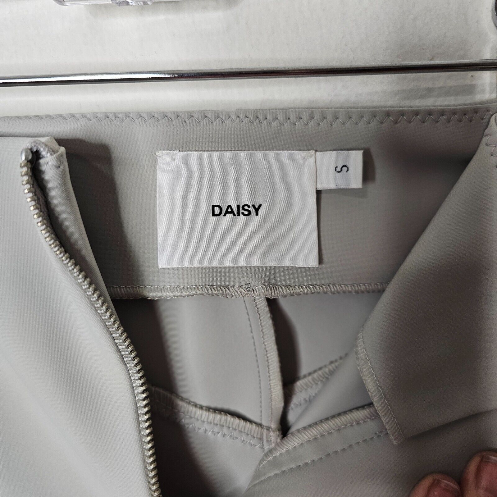 Other NWOT RARE Daisy Gray Taupe Zip-Up Front Stitch Leggings S Size 27" / US 4 / IT 40 - 5 Thumbnail