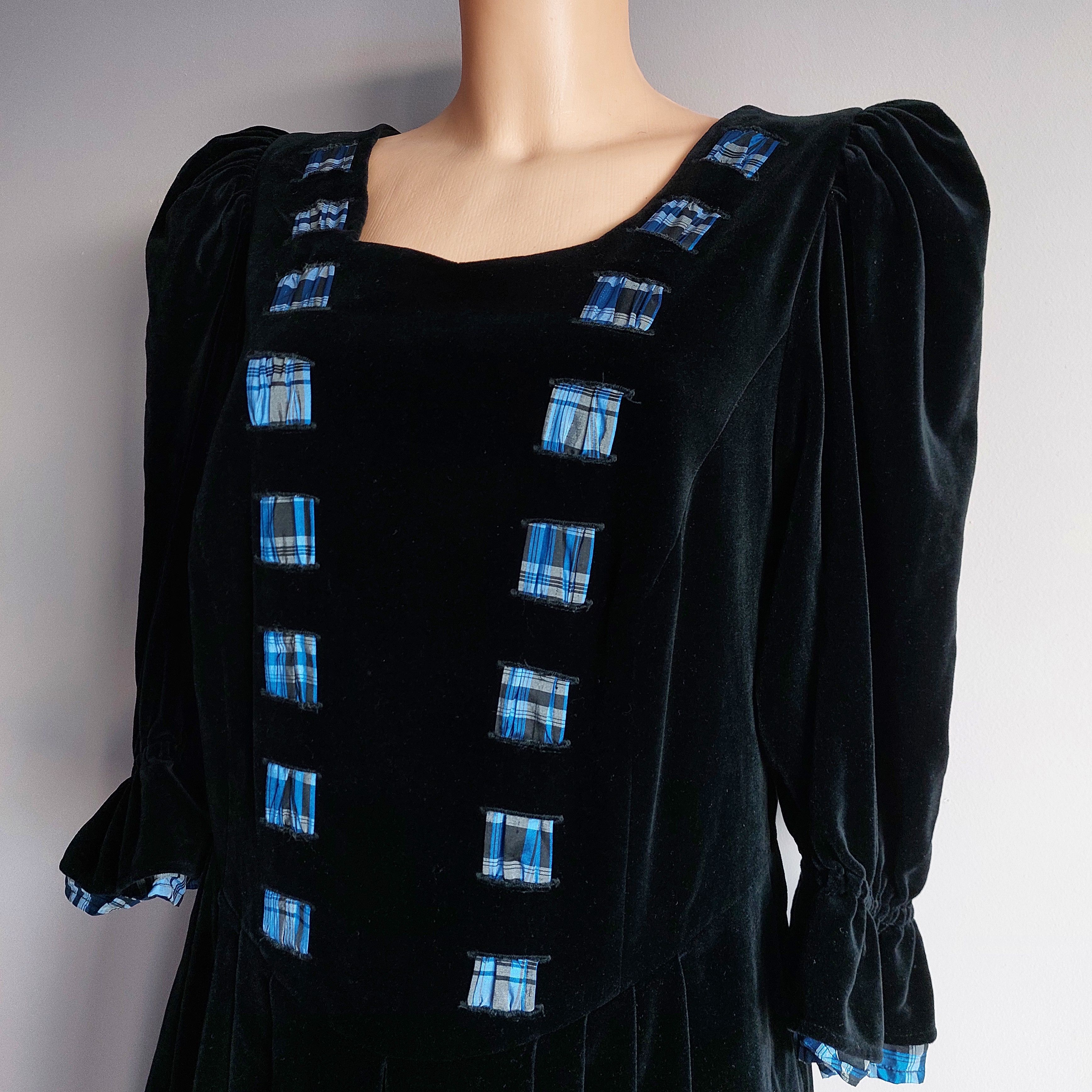 Vintage Peter Hahn CountryLine velvet dress with silk embellishment Size XL / US 12-14 / IT 48-50 - 4 Thumbnail