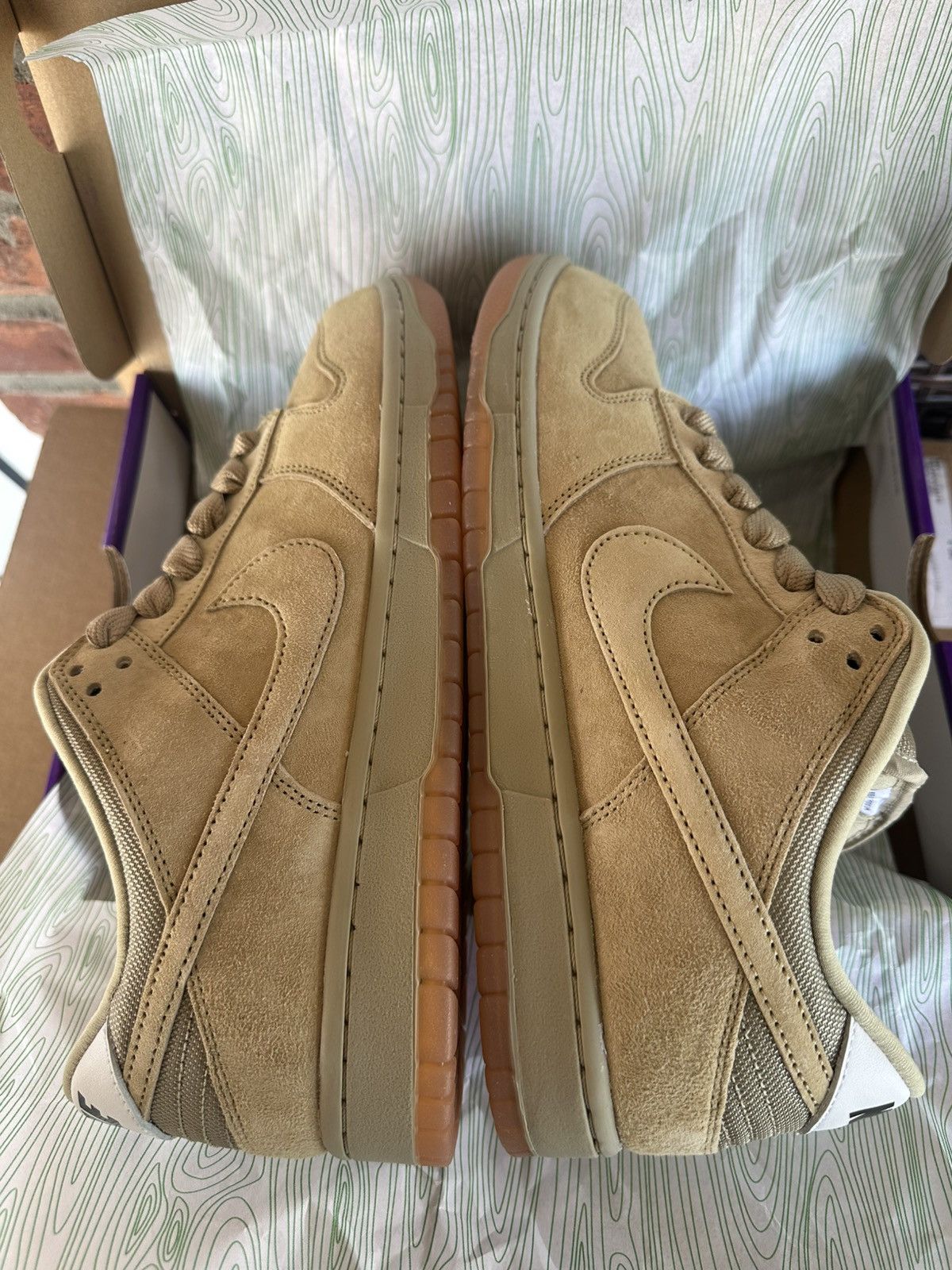 Nike SB Nike SB Dunk Low Pro B Parachute Beige Size US 11.5 / EU 44-45 - 3 Thumbnail
