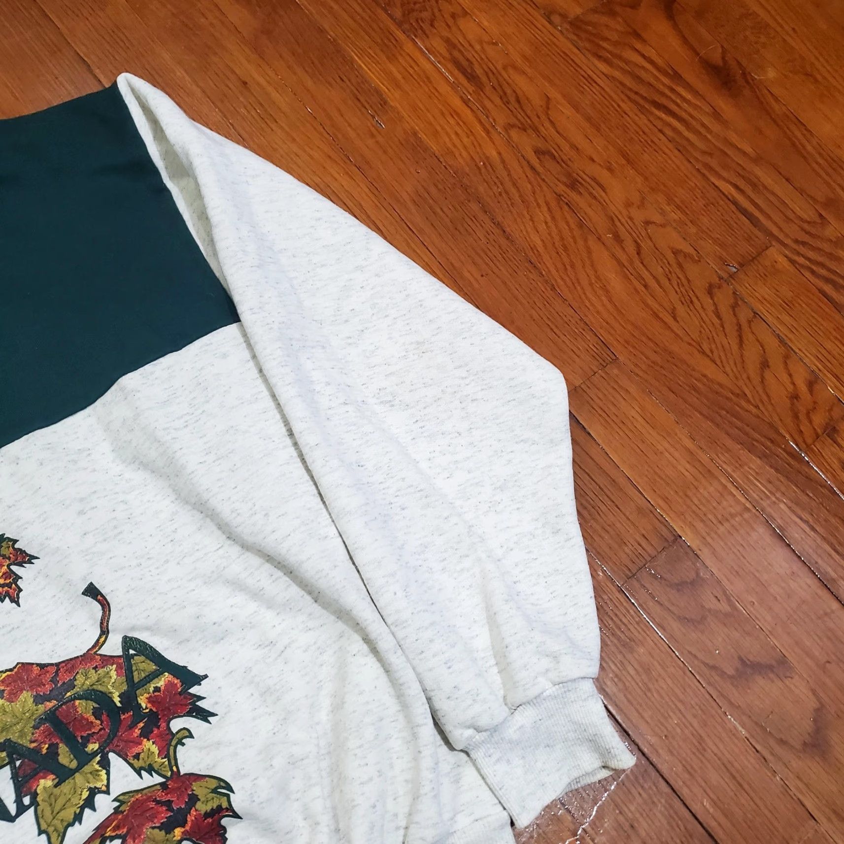 Vintage VINTAGE Cityscape Canada Sweater Mens M Pullover 1/4 Zip Graphic Print Banff Maple Leaf 90s Size US M / EU 48-50 / 2 - 3 Thumbnail