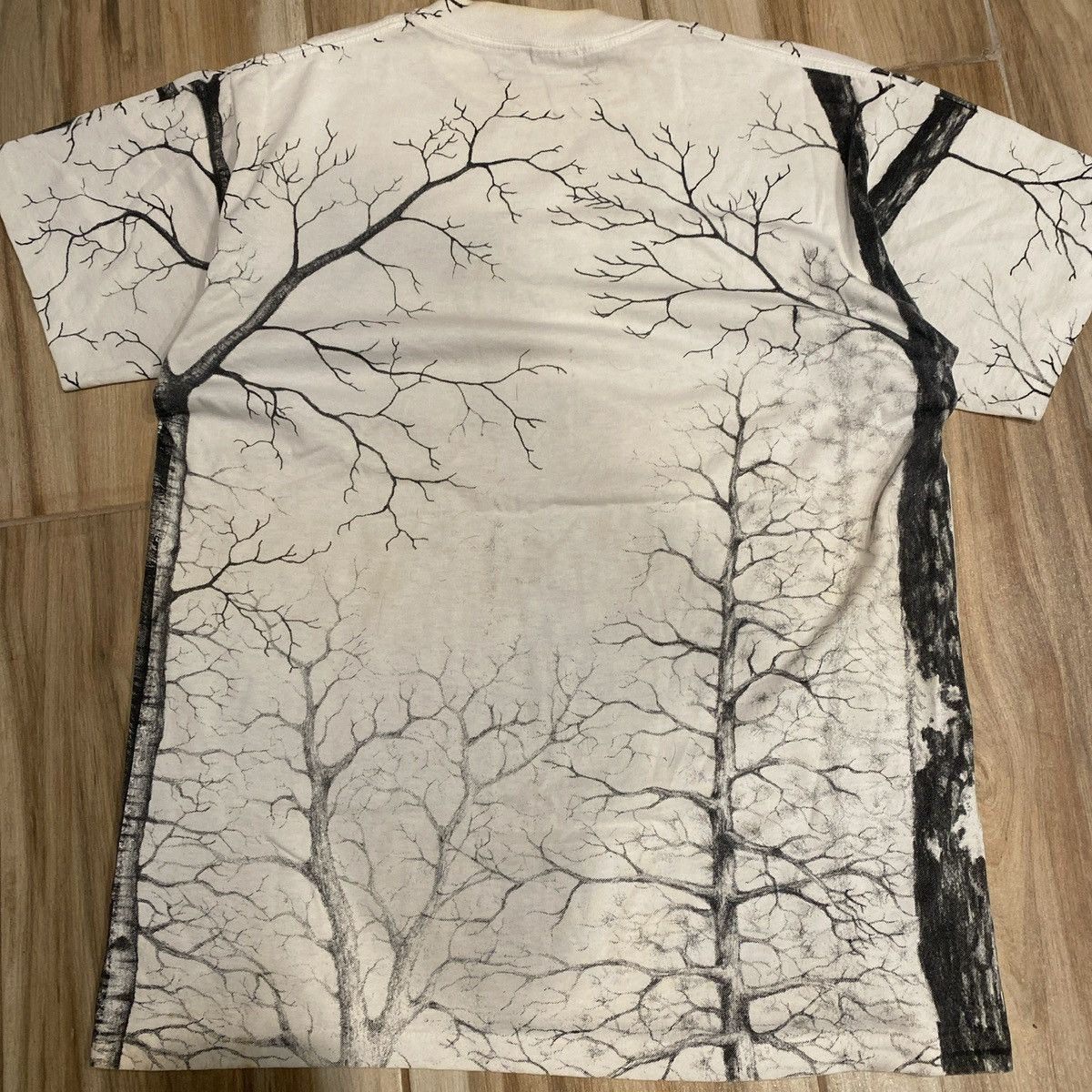 The Mountain Wolf Scenic All Over Print Vintage White T-Shirt Size XL Size US XL / EU 56 / 4 - 5 Thumbnail