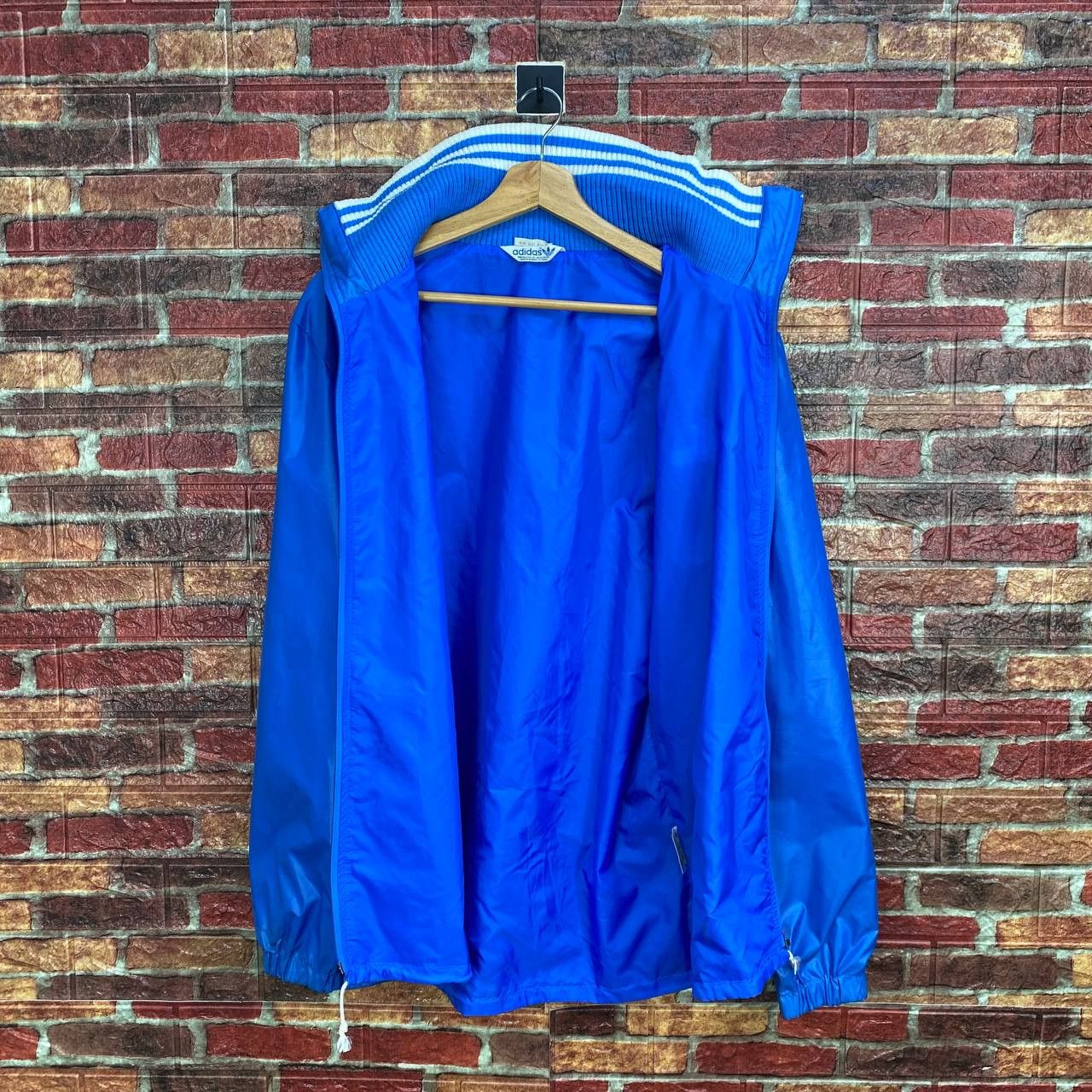 Adidas VINTAGE ADIDAS JAPAN NYLON BLUE STRIPED COLLAR HIDDEN HOOD Size US L / EU 52-54 / 3 - 10 Thumbnail