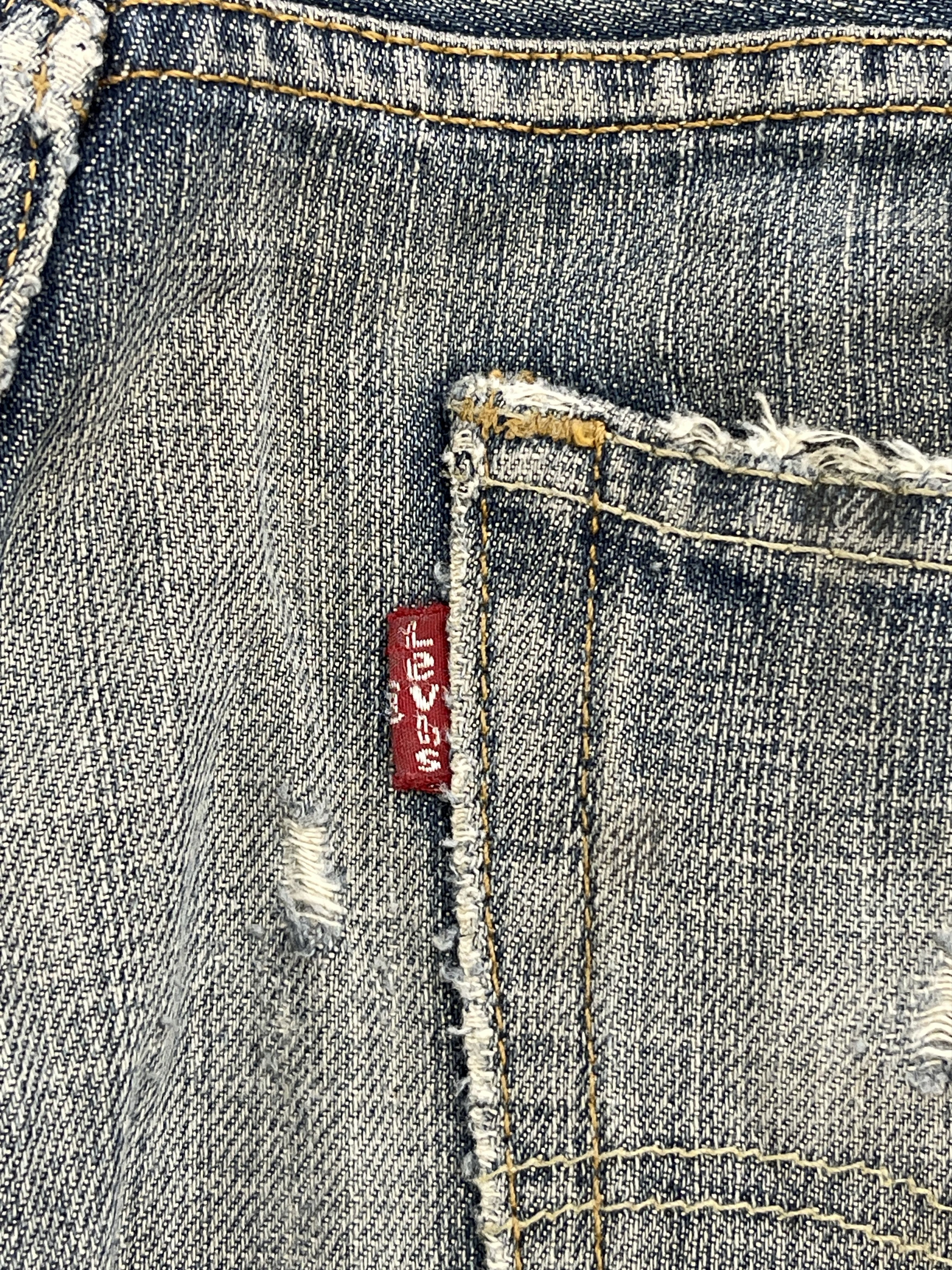 Levi's × Vintage Distressed Faded Blue Vintage Levis 505 Jeans DP2563 Size US 33 - 6 Thumbnail